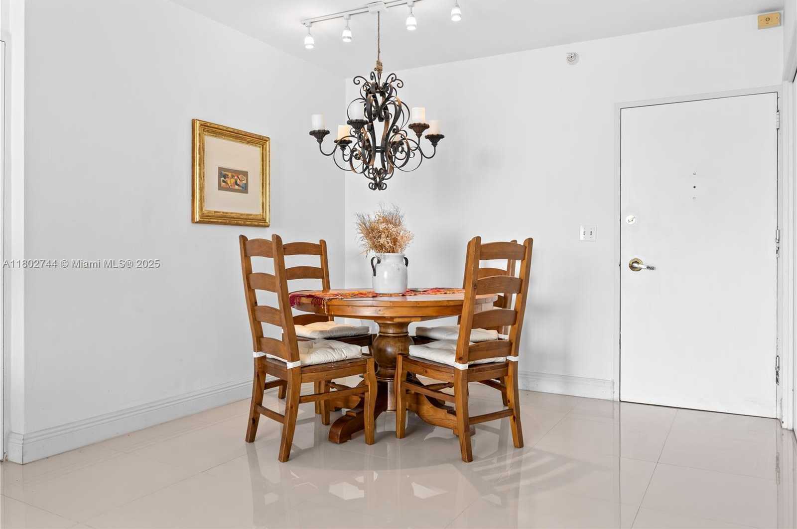 Small Image of 5700 COLLINS AVE #7G, Miami Beach Number 13