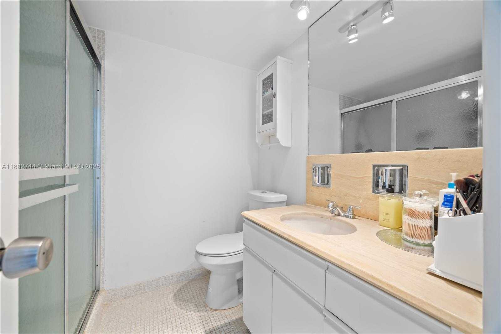 Small Image of 5700 COLLINS AVE #7G, Miami Beach Number 16