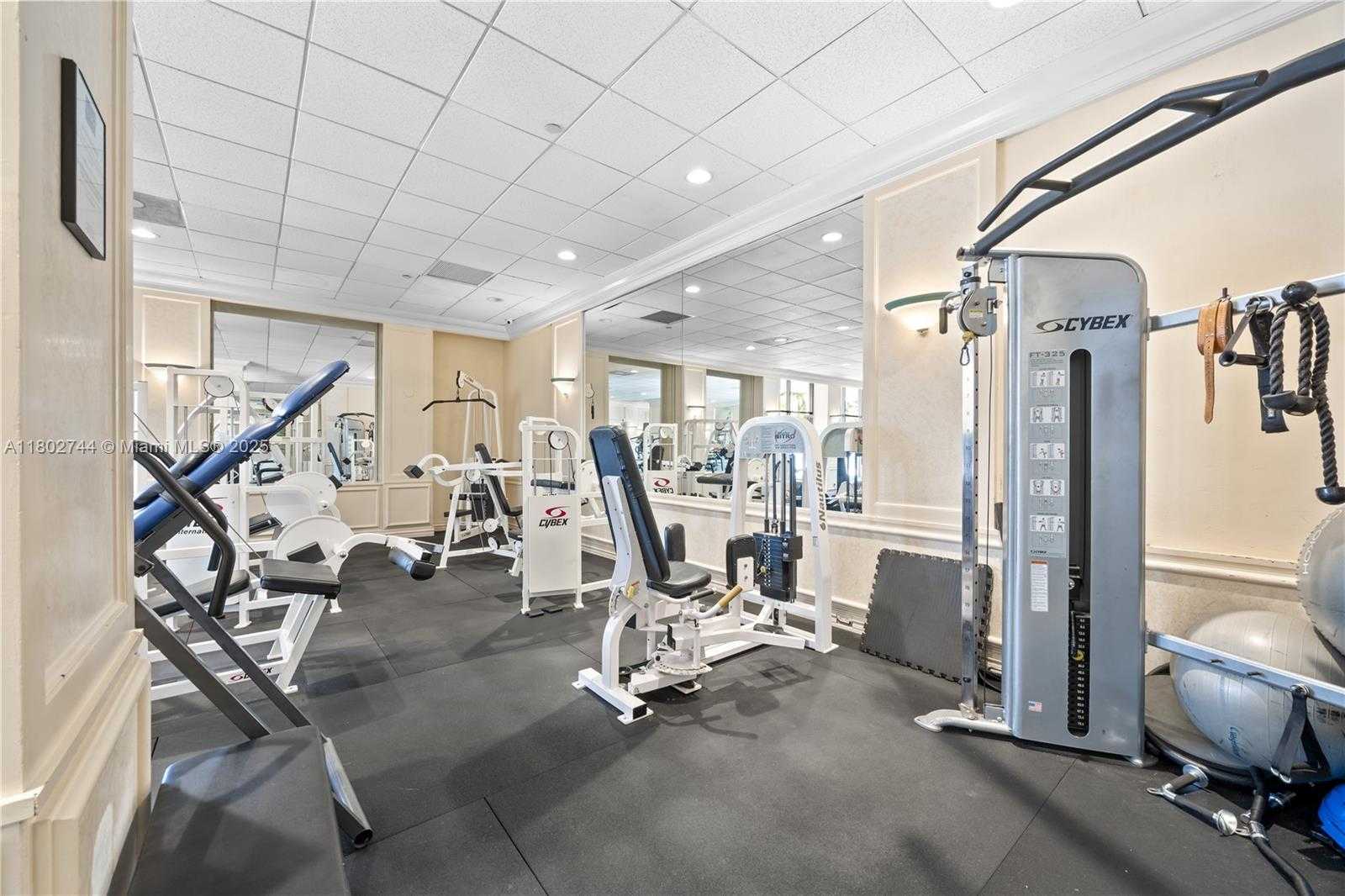 Small Image of 5700 COLLINS AVE #7G, Miami Beach Number 29