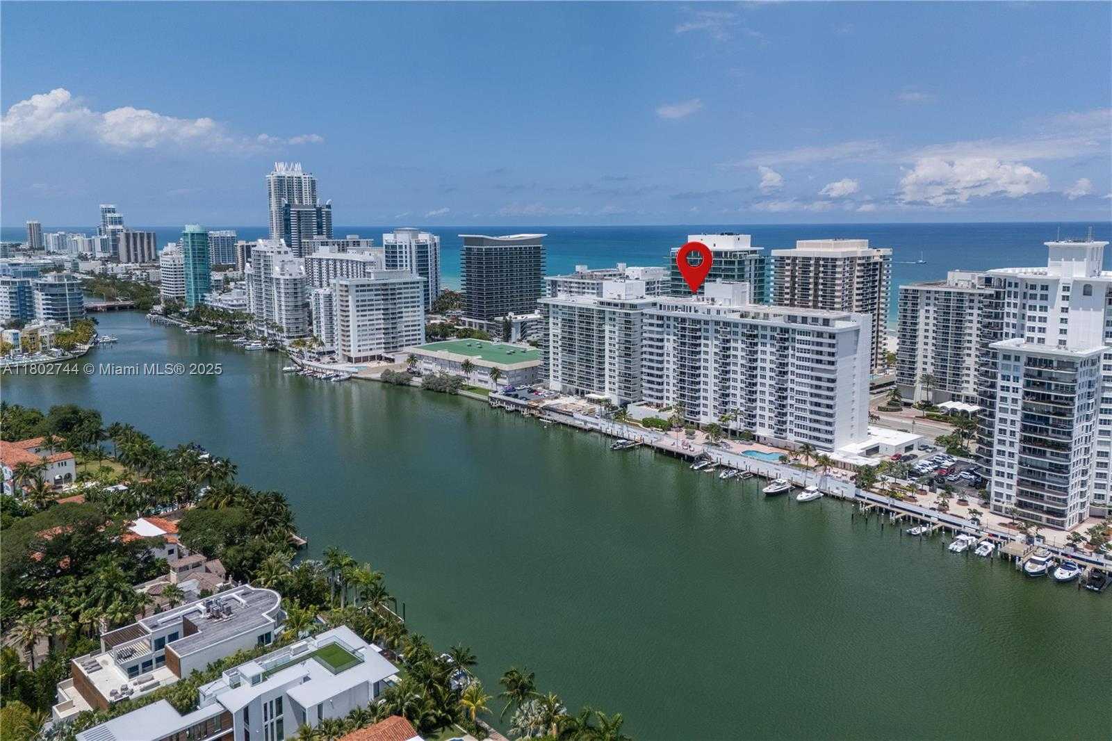 Small Image of 5700 COLLINS AVE #7G, Miami Beach Number 30