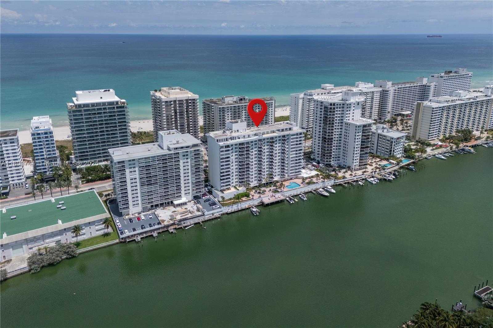 Small Image of 5700 COLLINS AVE #7G, Miami Beach Number 31