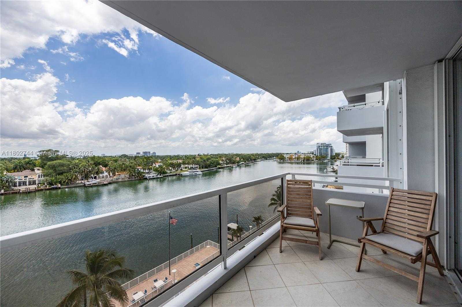 Small Image of 5700 COLLINS AVE #7G, Miami Beach Number 7
