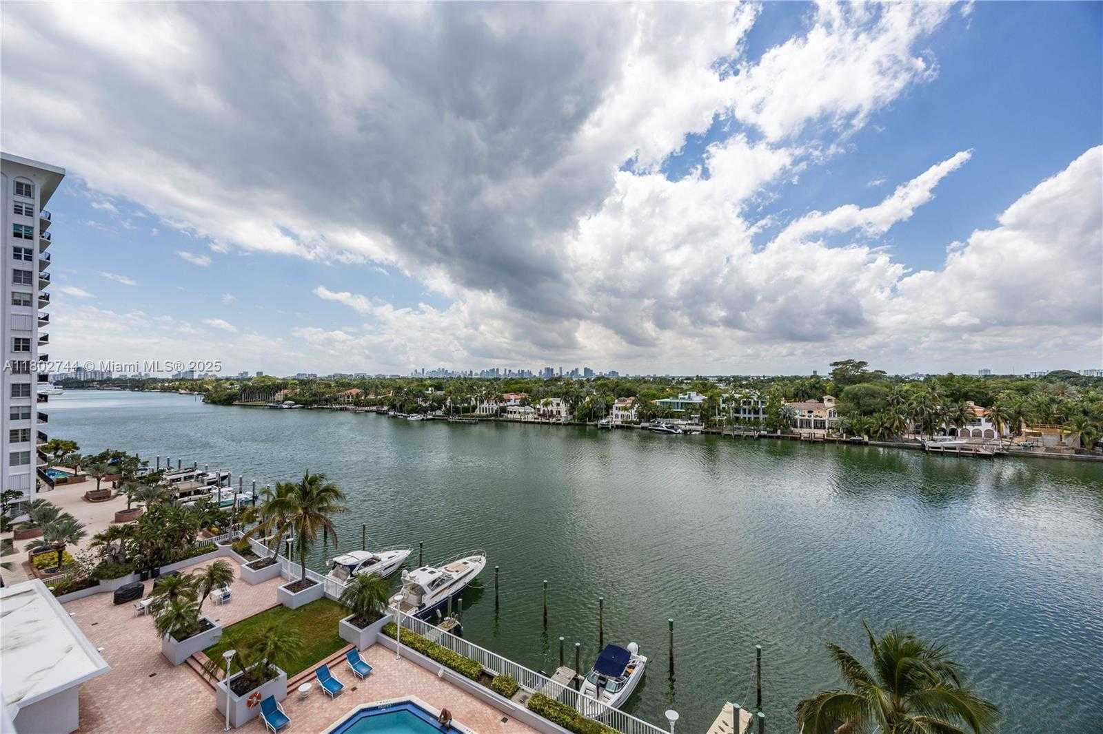 Small Image of 5700 COLLINS AVE #7G, Miami Beach Number 9