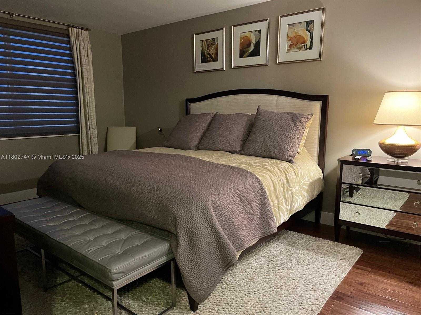 Small Image of 300 BAYVIEW DR #2105, Sunny Isles Beach Number 14