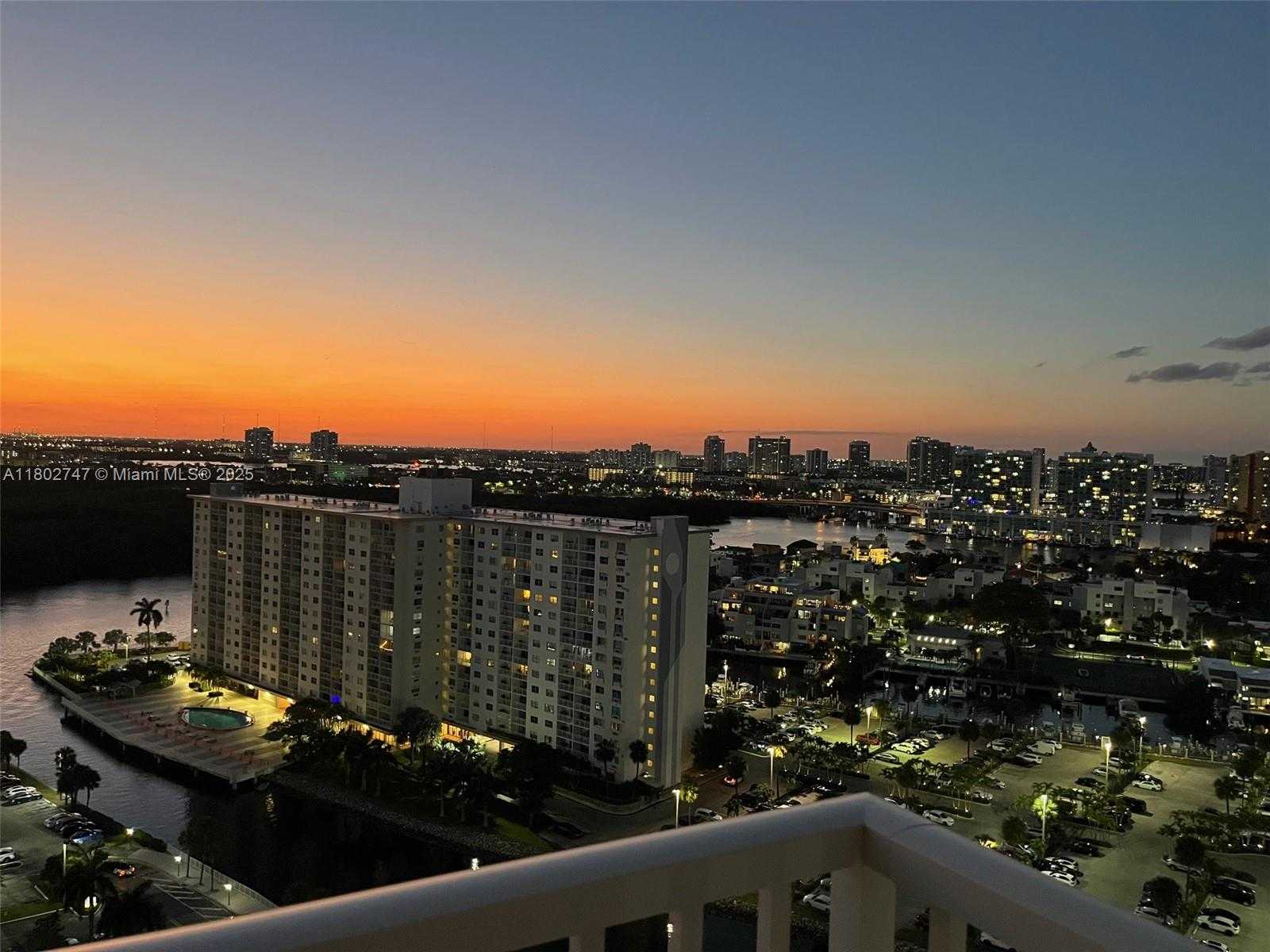 Small Image of 300 BAYVIEW DR #2105, Sunny Isles Beach Number 19