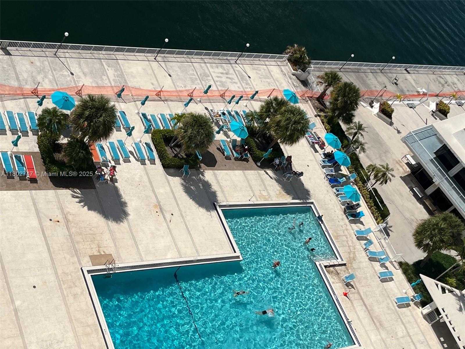 Small Image of 300 BAYVIEW DR #2105, Sunny Isles Beach Number 2