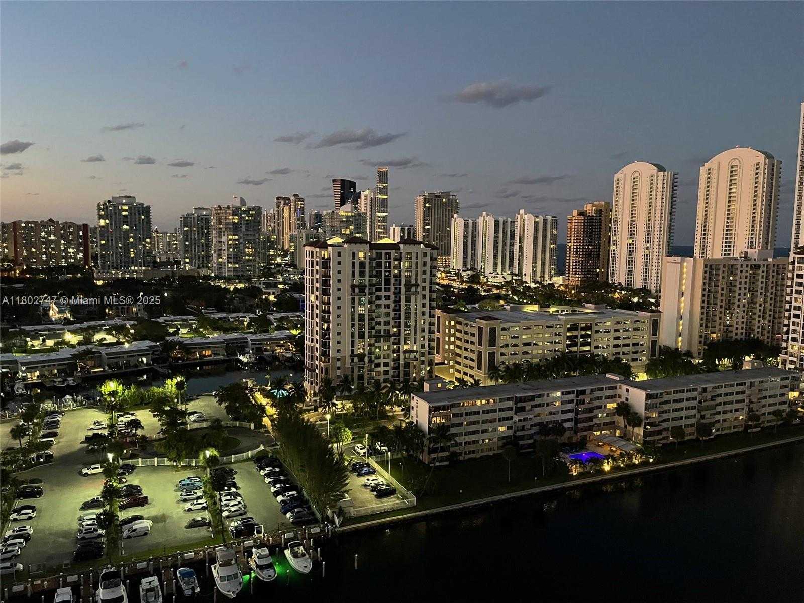 Small Image of 300 BAYVIEW DR #2105, Sunny Isles Beach Number 22