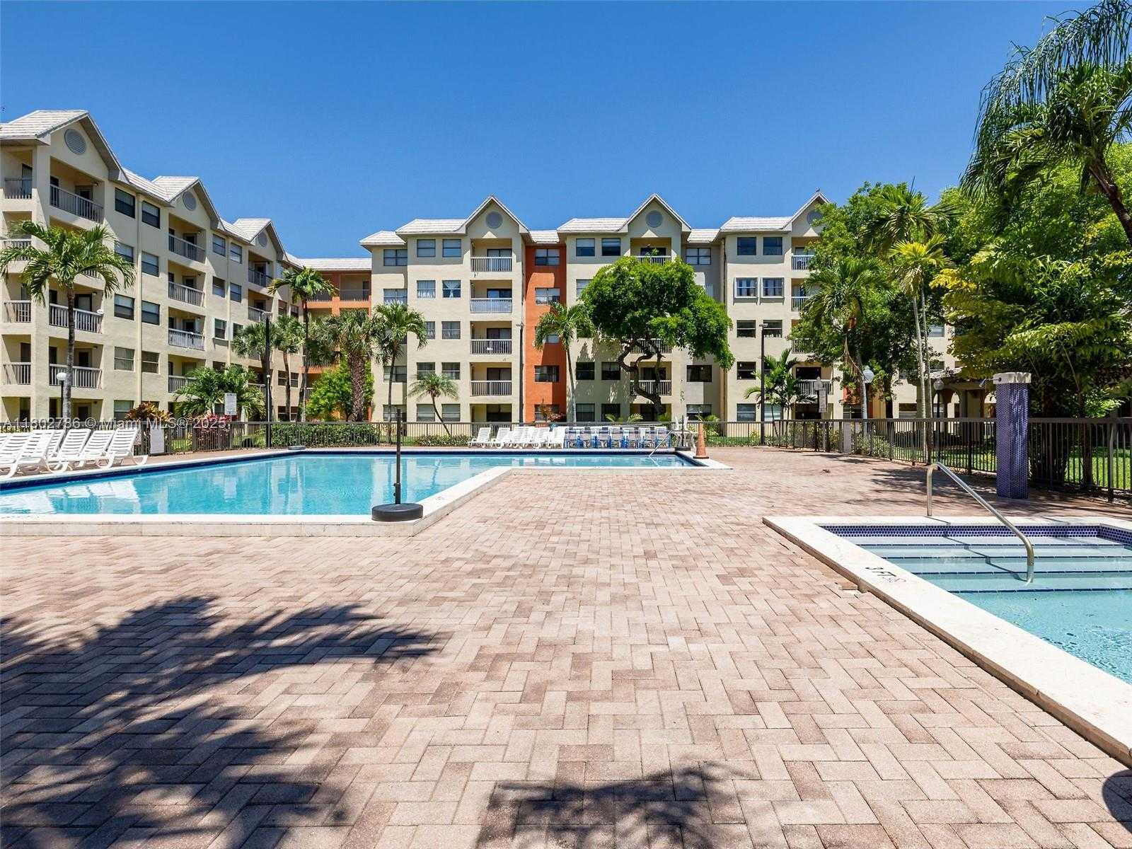 Small Image of 8100 #532, Doral Number 23