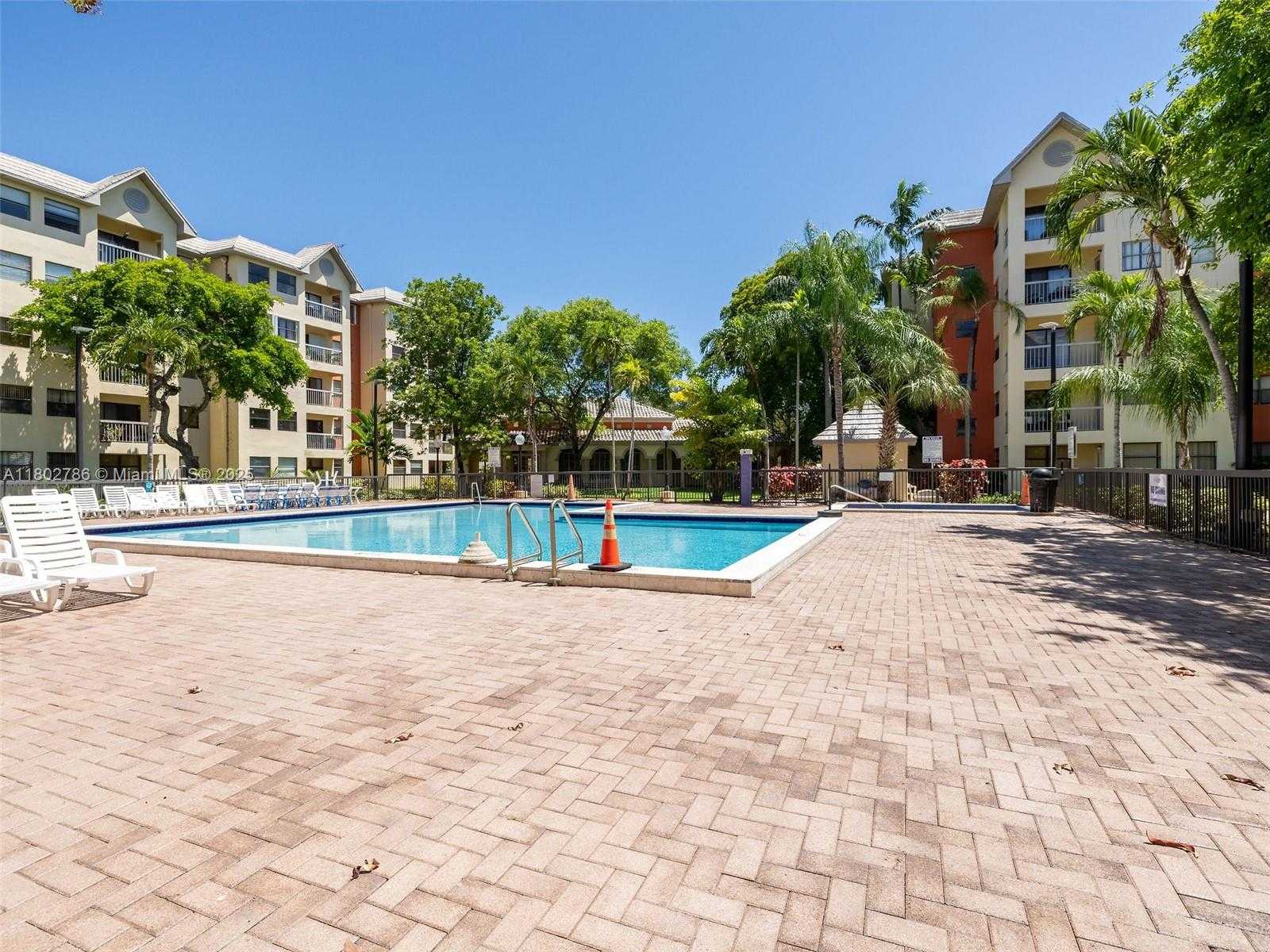 Small Image of 8100 #532, Doral Number 27
