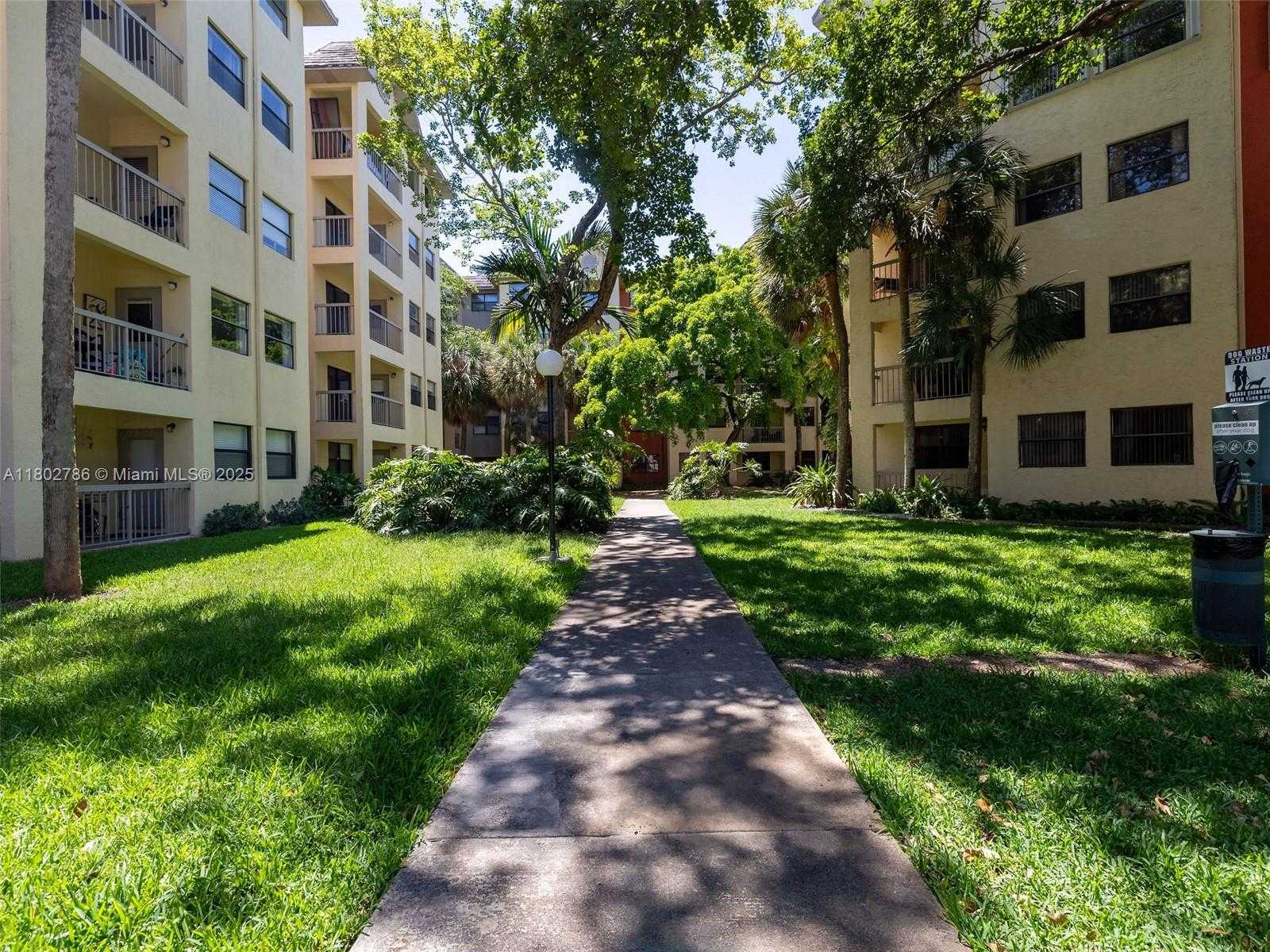 Small Image of 8100 #532, Doral Number 31
