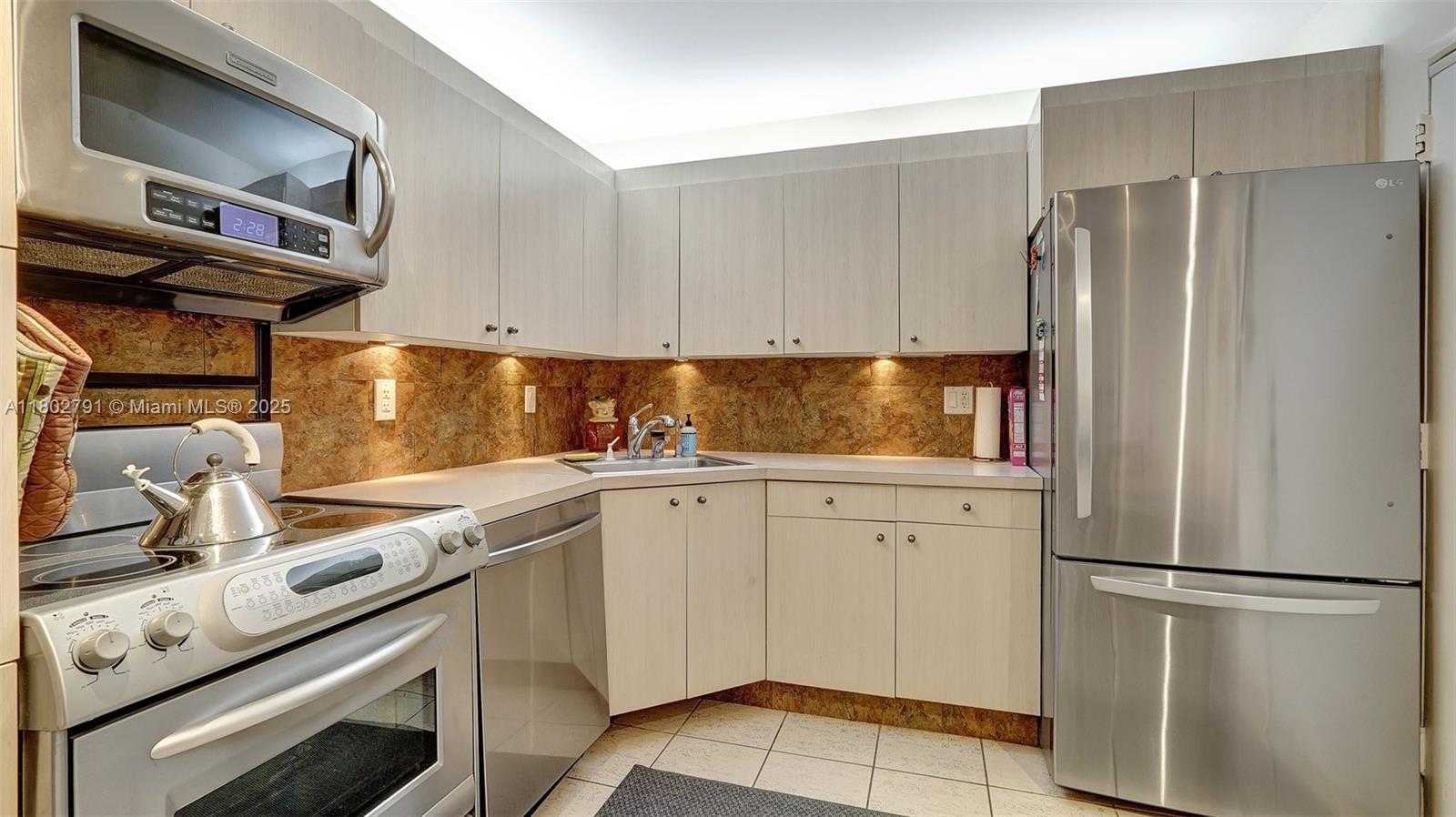 Small Image of 1500 SOUTH OCEAN DR #12H, Hollywood Number 10