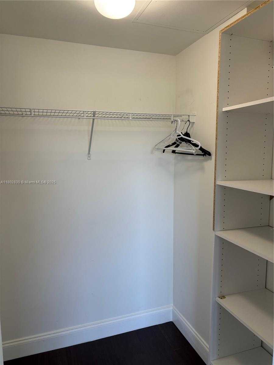 Small Image of 18800 NORTH EAST 29TH AVE #507, Aventura Number 9