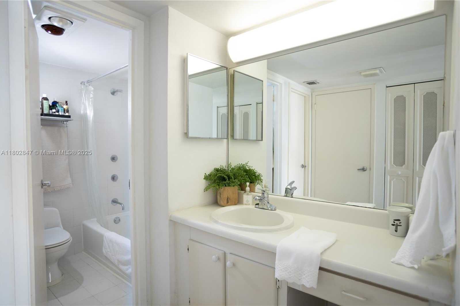 Small Image of 20100 WEST COUNTRY CLUB DR #1701, Aventura Number 12