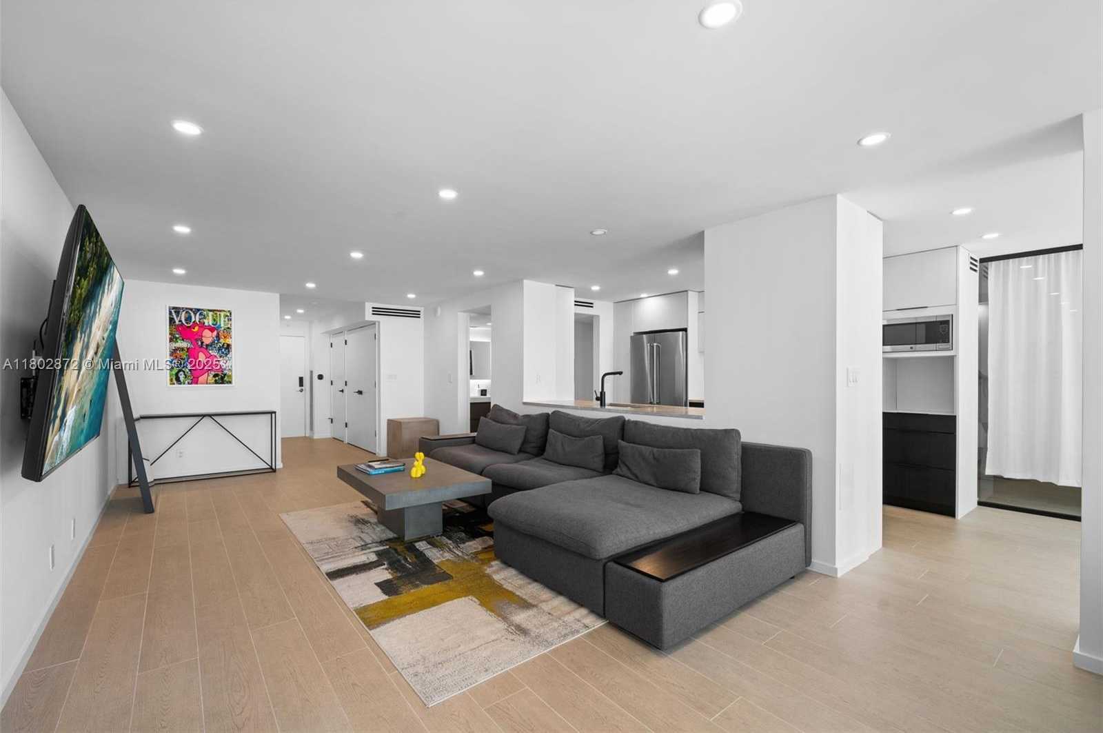 Small Image of 2655 COLLINS AVE #1009, Miami Beach Number 10
