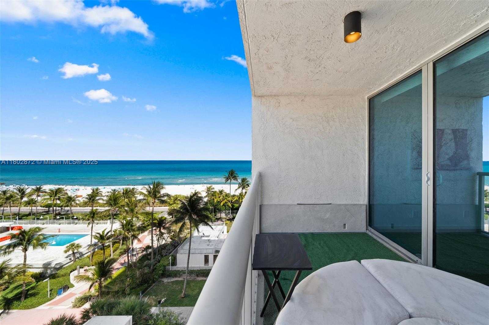 Small Image of 2655 COLLINS AVE #1009, Miami Beach Number 12