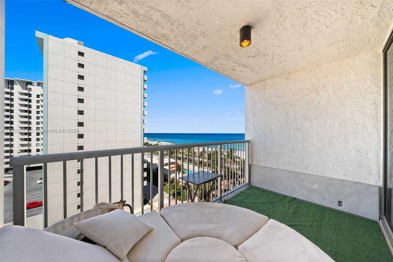 Small Image of 2655 COLLINS AVE #1009, Miami Beach Number 13