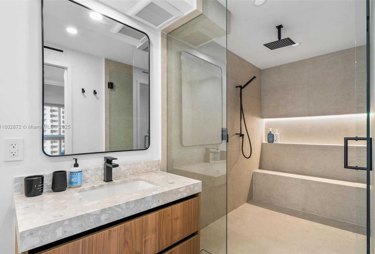 Small Image of 2655 COLLINS AVE #1009, Miami Beach Number 22