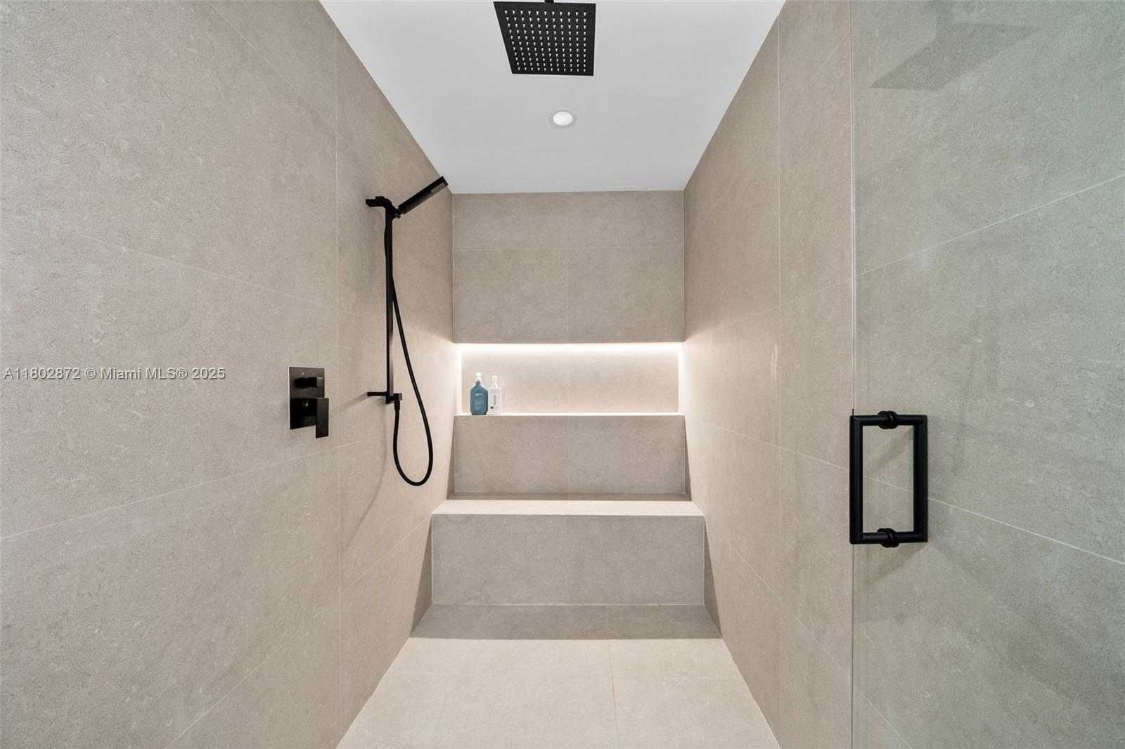 Small Image of 2655 COLLINS AVE #1009, Miami Beach Number 23