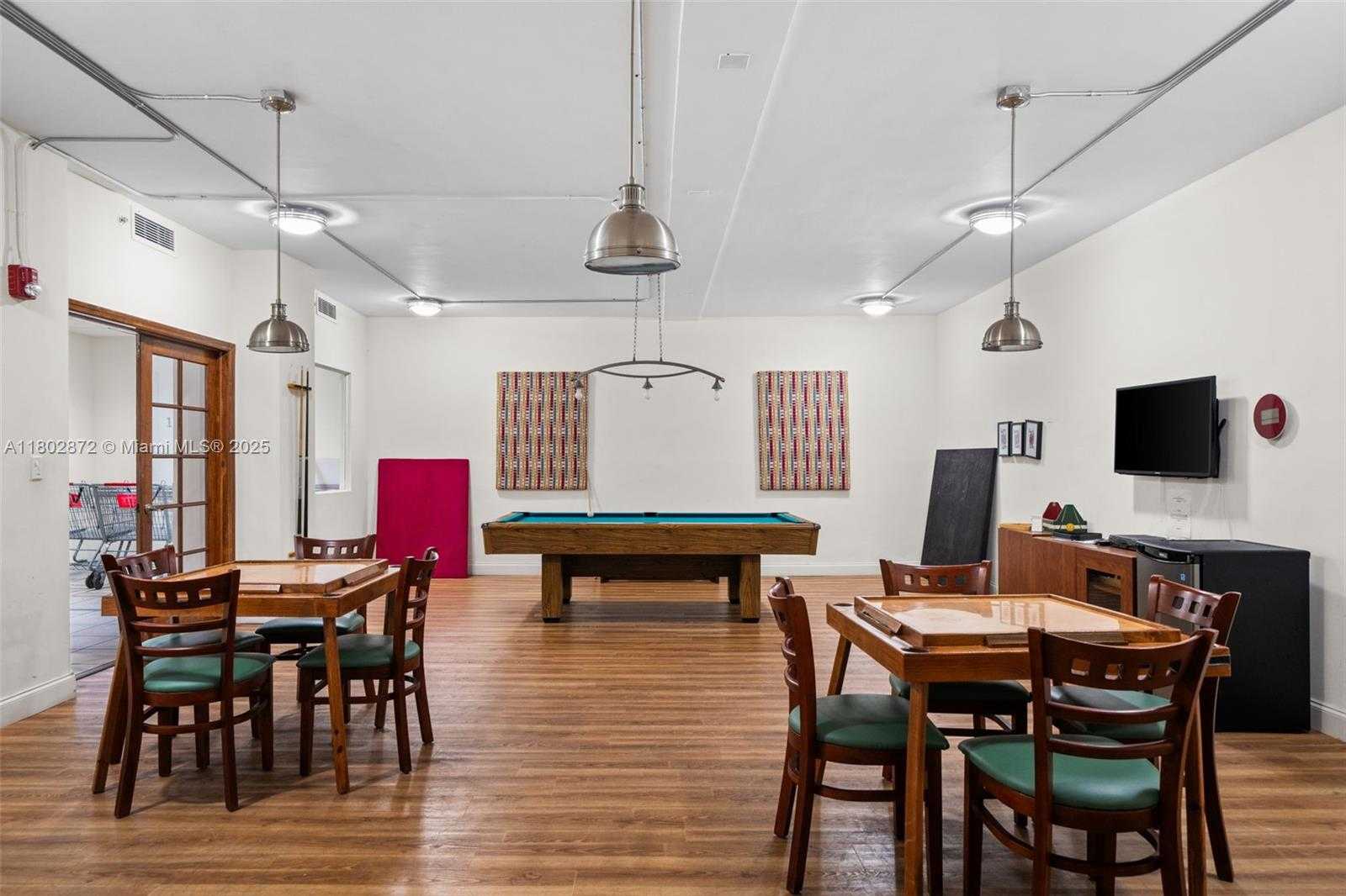 Small Image of 2655 COLLINS AVE #1009, Miami Beach Number 27