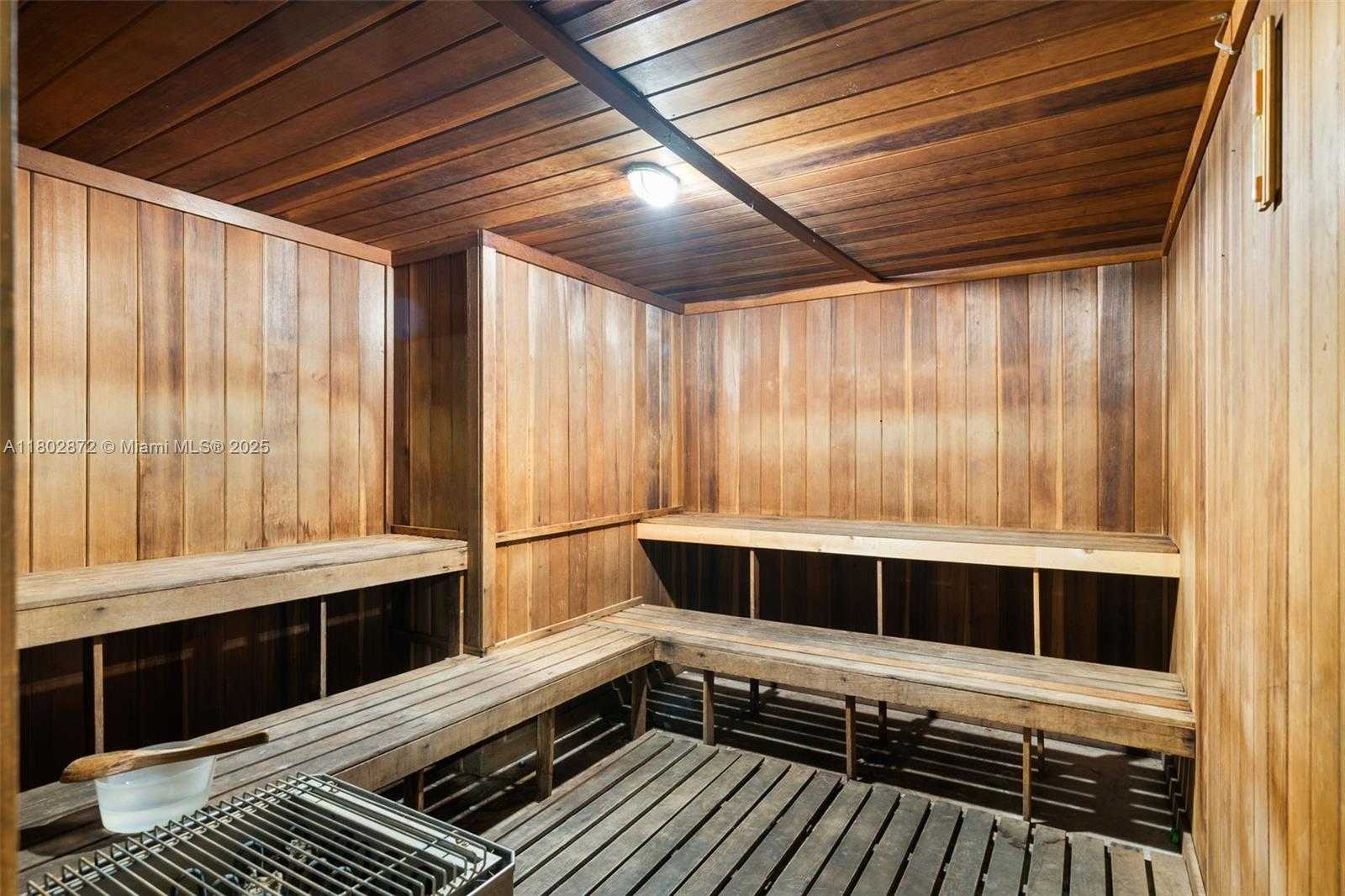 Small Image of 2655 COLLINS AVE #1009, Miami Beach Number 32