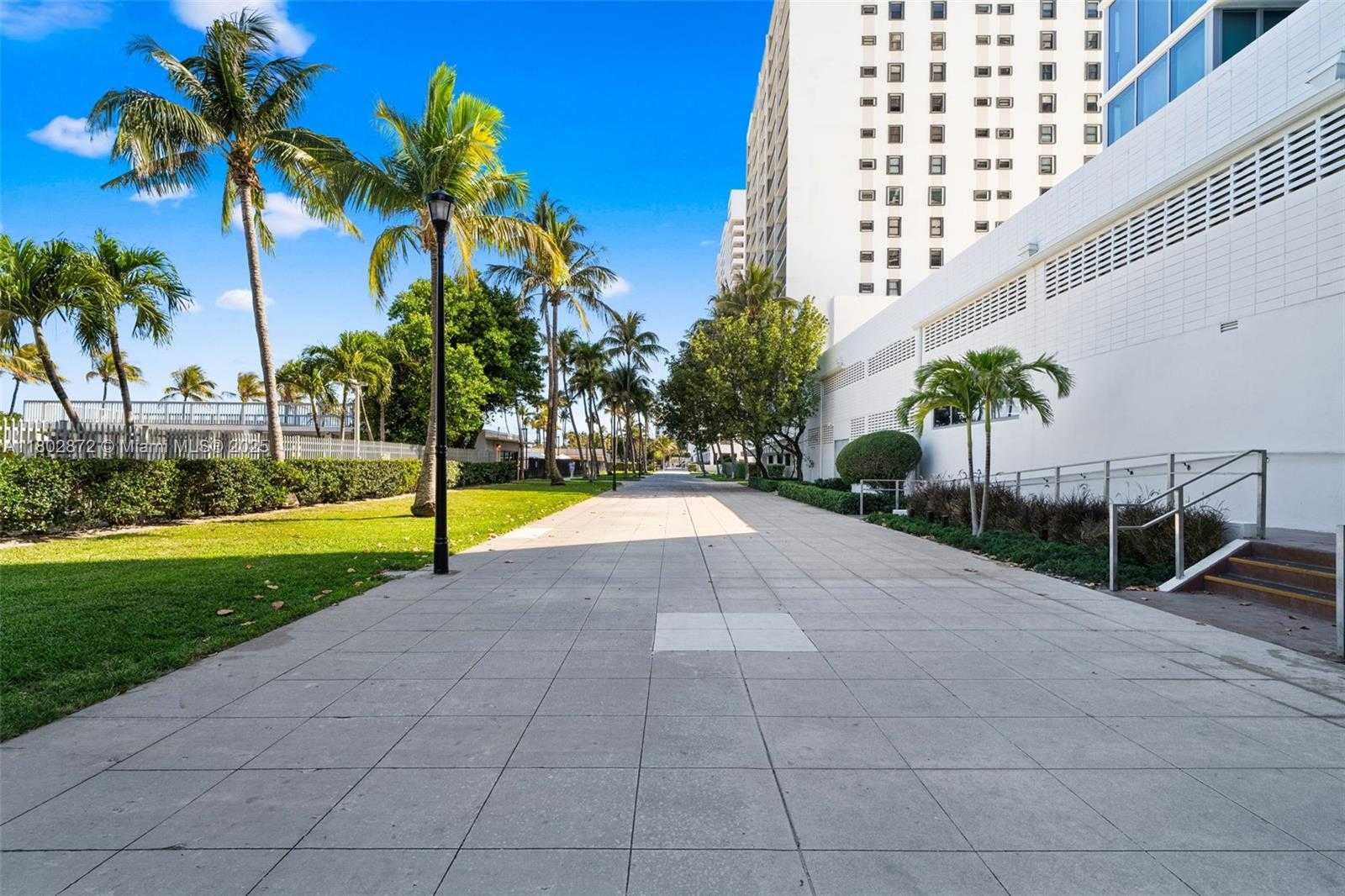 Small Image of 2655 COLLINS AVE #1009, Miami Beach Number 33