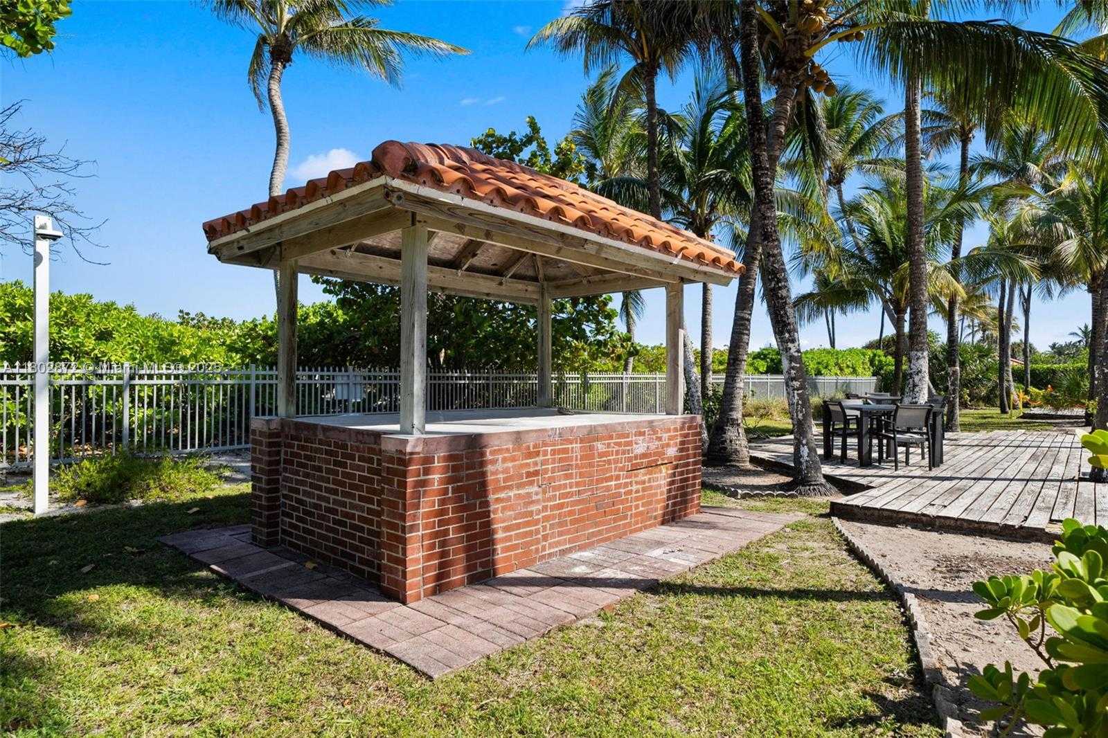 Small Image of 2655 COLLINS AVE #1009, Miami Beach Number 36