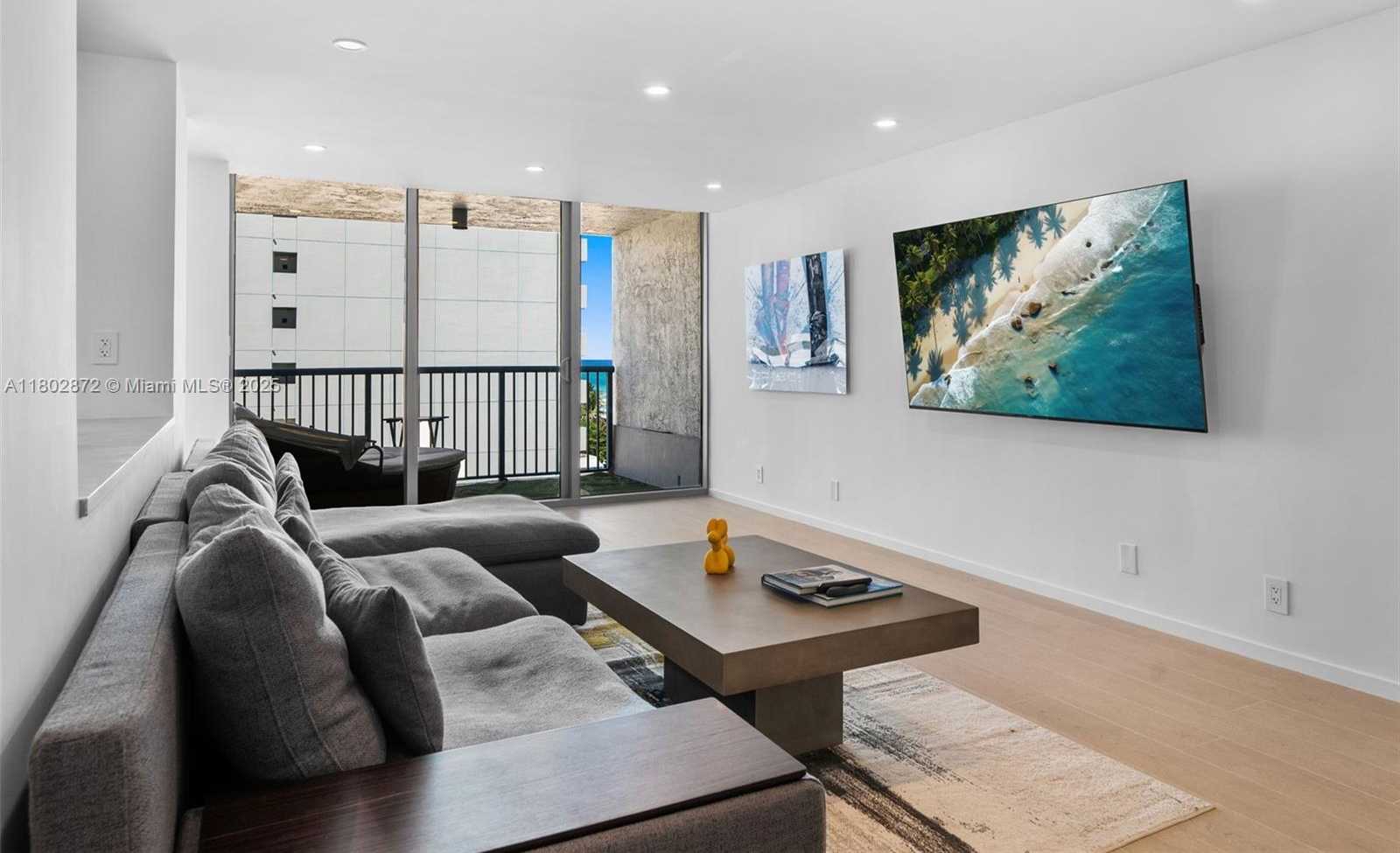 Small Image of 2655 COLLINS AVE #1009, Miami Beach Number 7