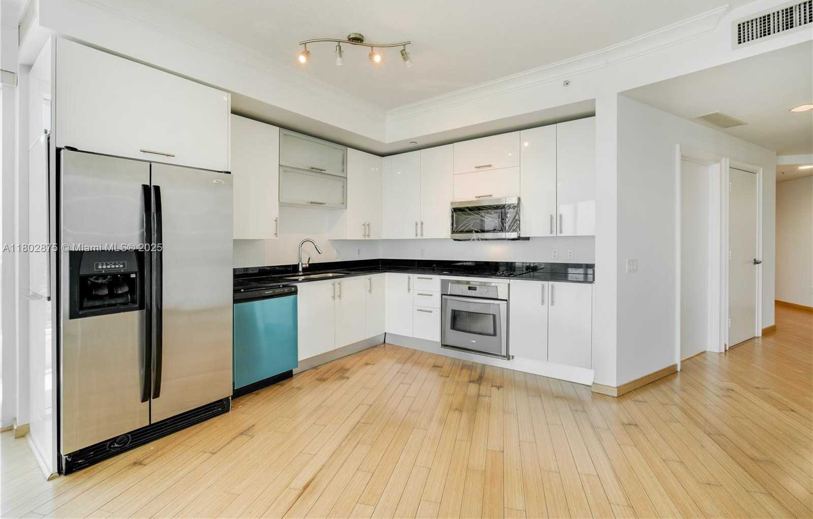 Small Image of 60 SOUTH WEST 13TH ST #2100, Miami Number 6