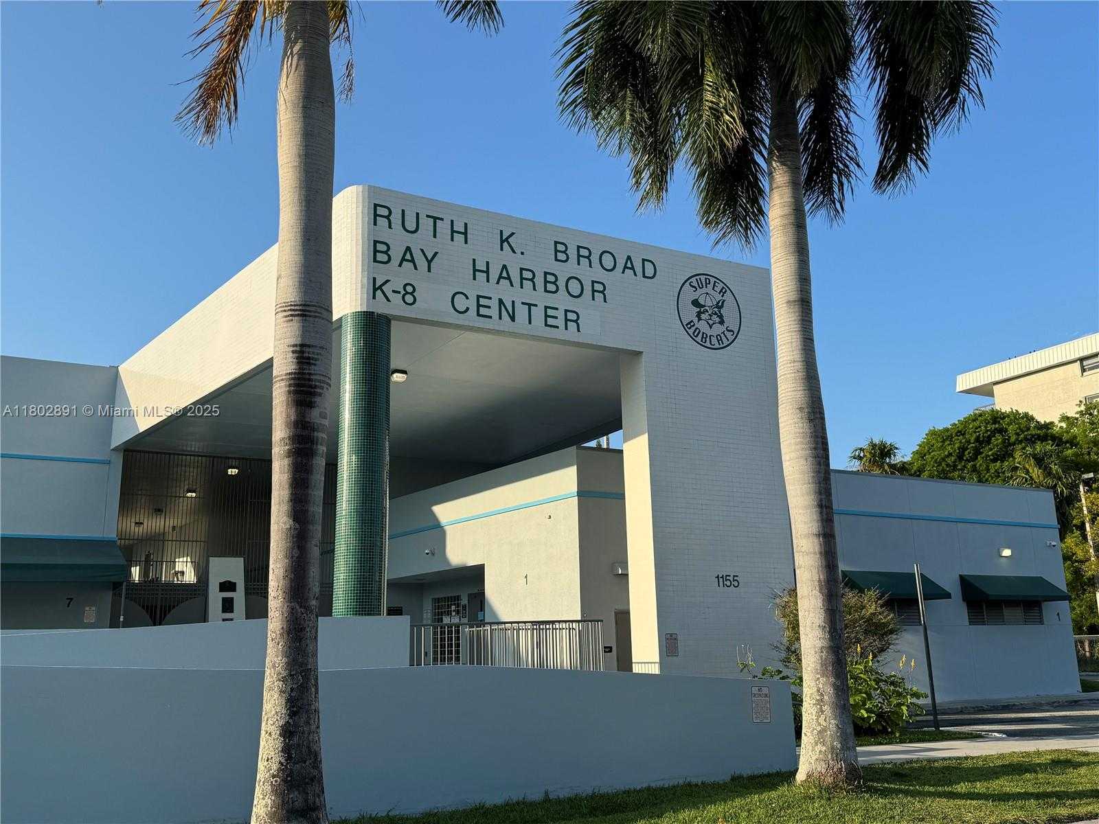 Small Image of 9260 BAY HARBOR TER #24, Bay Harbor Islands Number 17