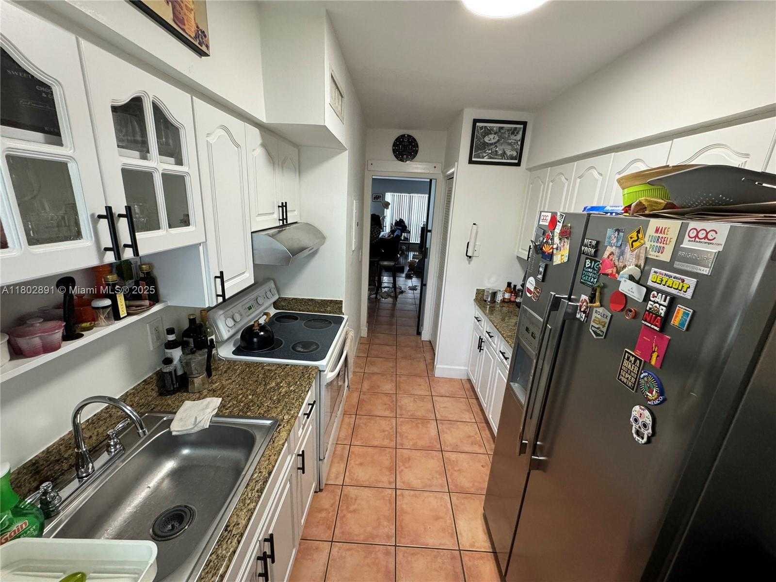 Small Image of 9260 BAY HARBOR TER #24, Bay Harbor Islands Number 5