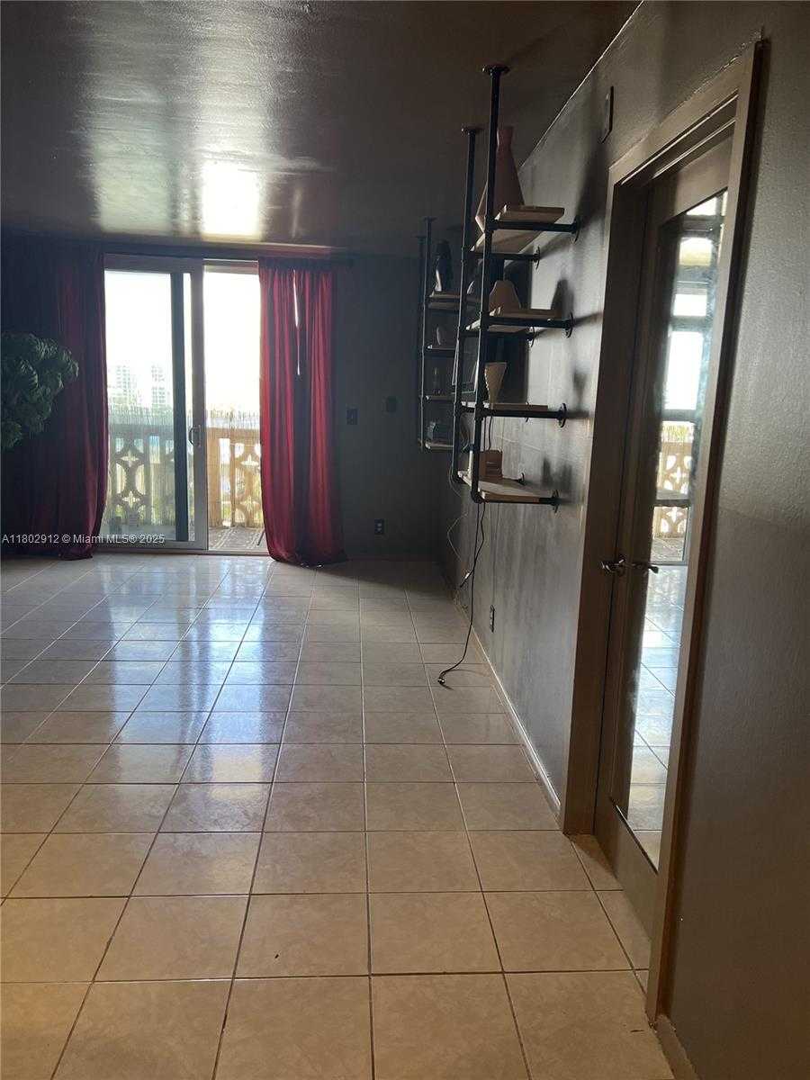 Small Image of 1817 SOUTH OCEAN DR #718, Hallandale Beach Number 14