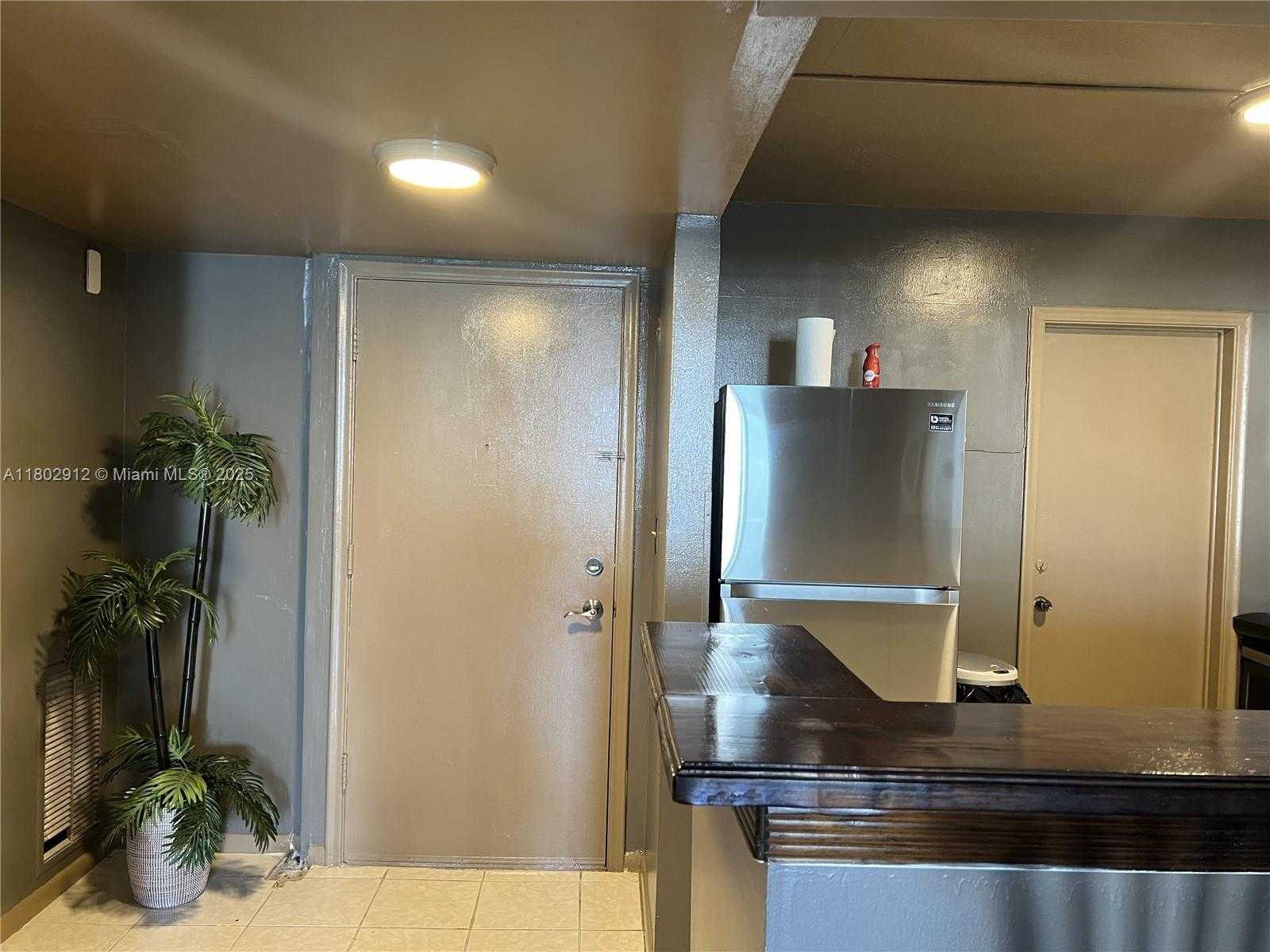 Small Image of 1817 SOUTH OCEAN DR #718, Hallandale Beach Number 15