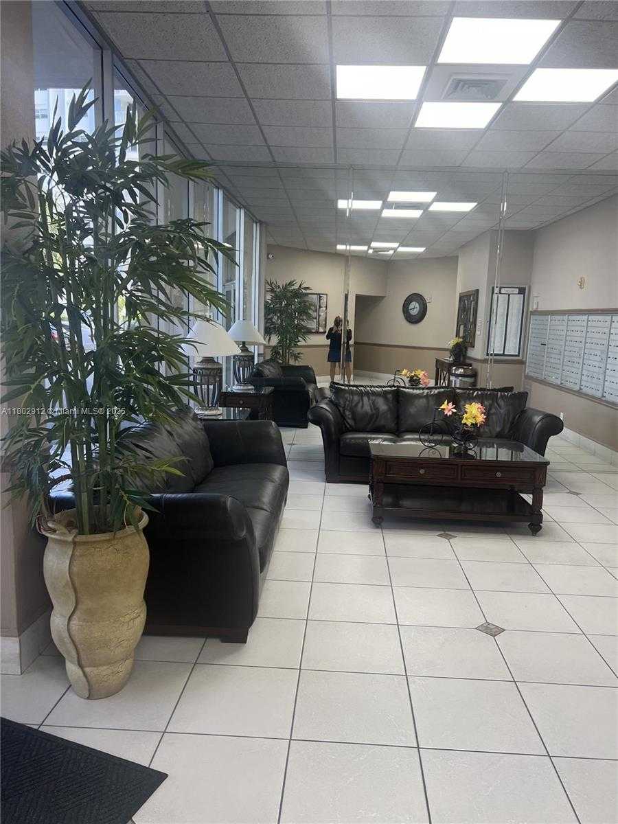 Small Image of 1817 SOUTH OCEAN DR #718, Hallandale Beach Number 2