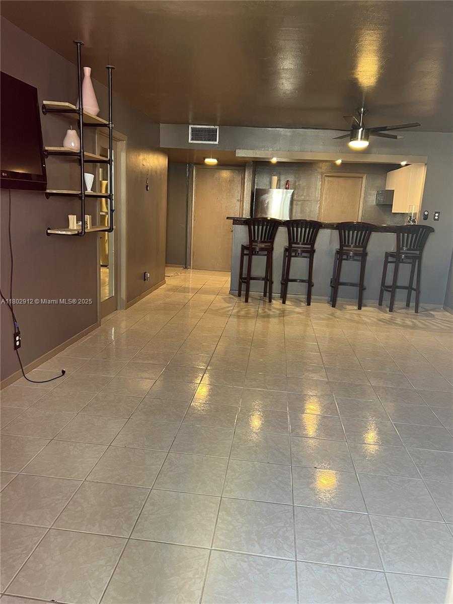 Small Image of 1817 SOUTH OCEAN DR #718, Hallandale Beach Number 3