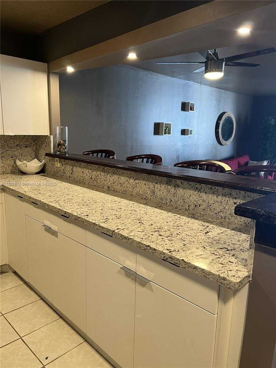 Small Image of 1817 SOUTH OCEAN DR #718, Hallandale Beach Number 6