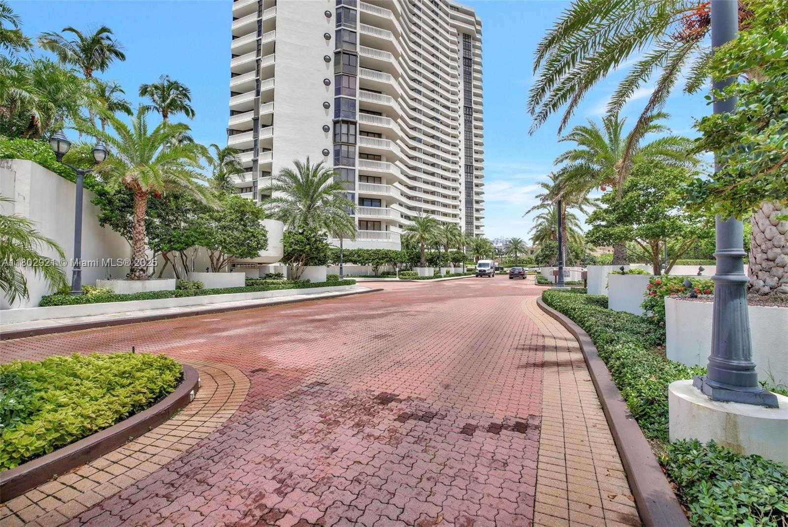 Small Image of 1000 ISLAND BLVD #1508, Aventura Number 14