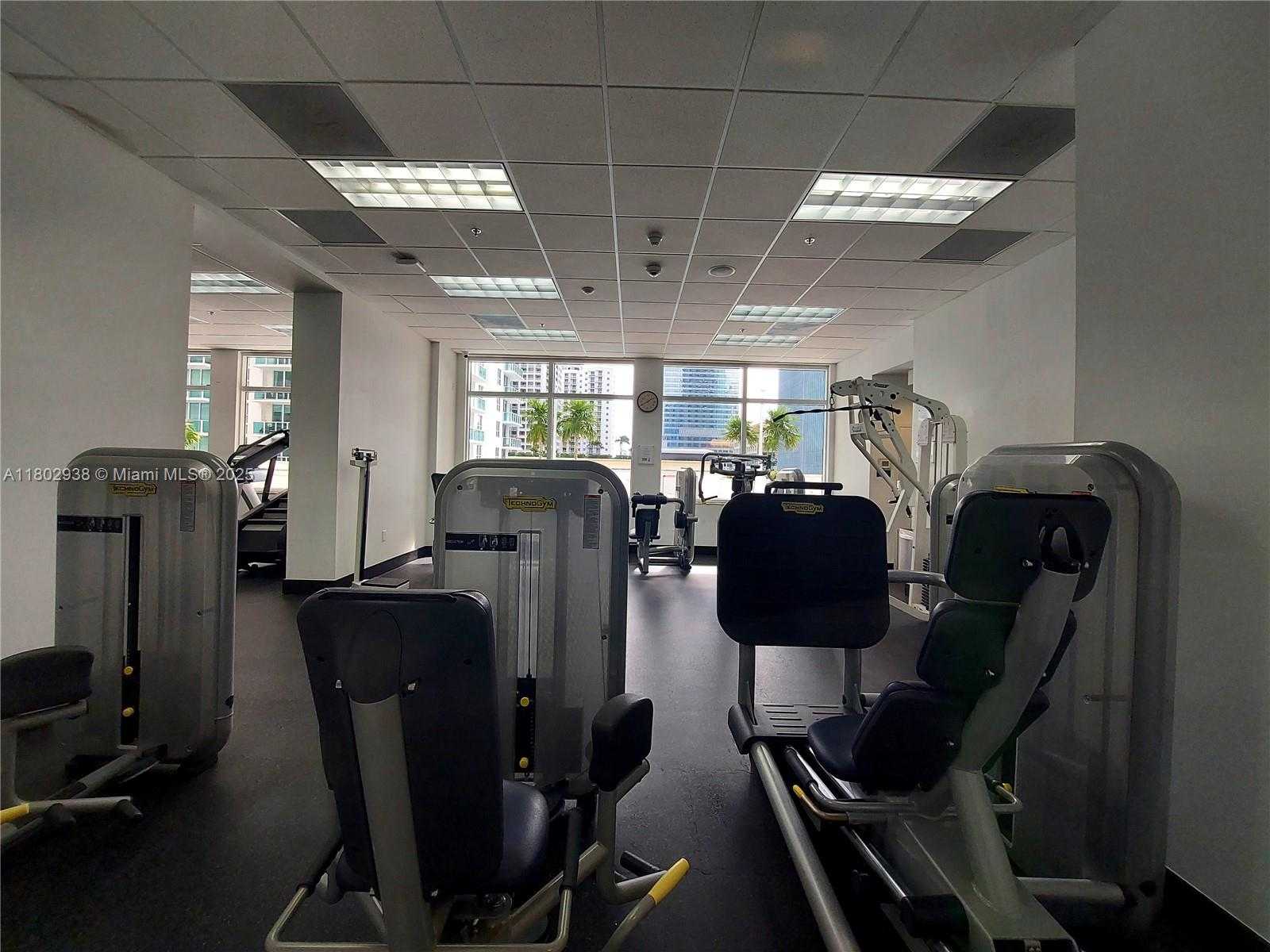 Small Image of 1200 BRICKELL BAY DR #3708, Miami Number 28