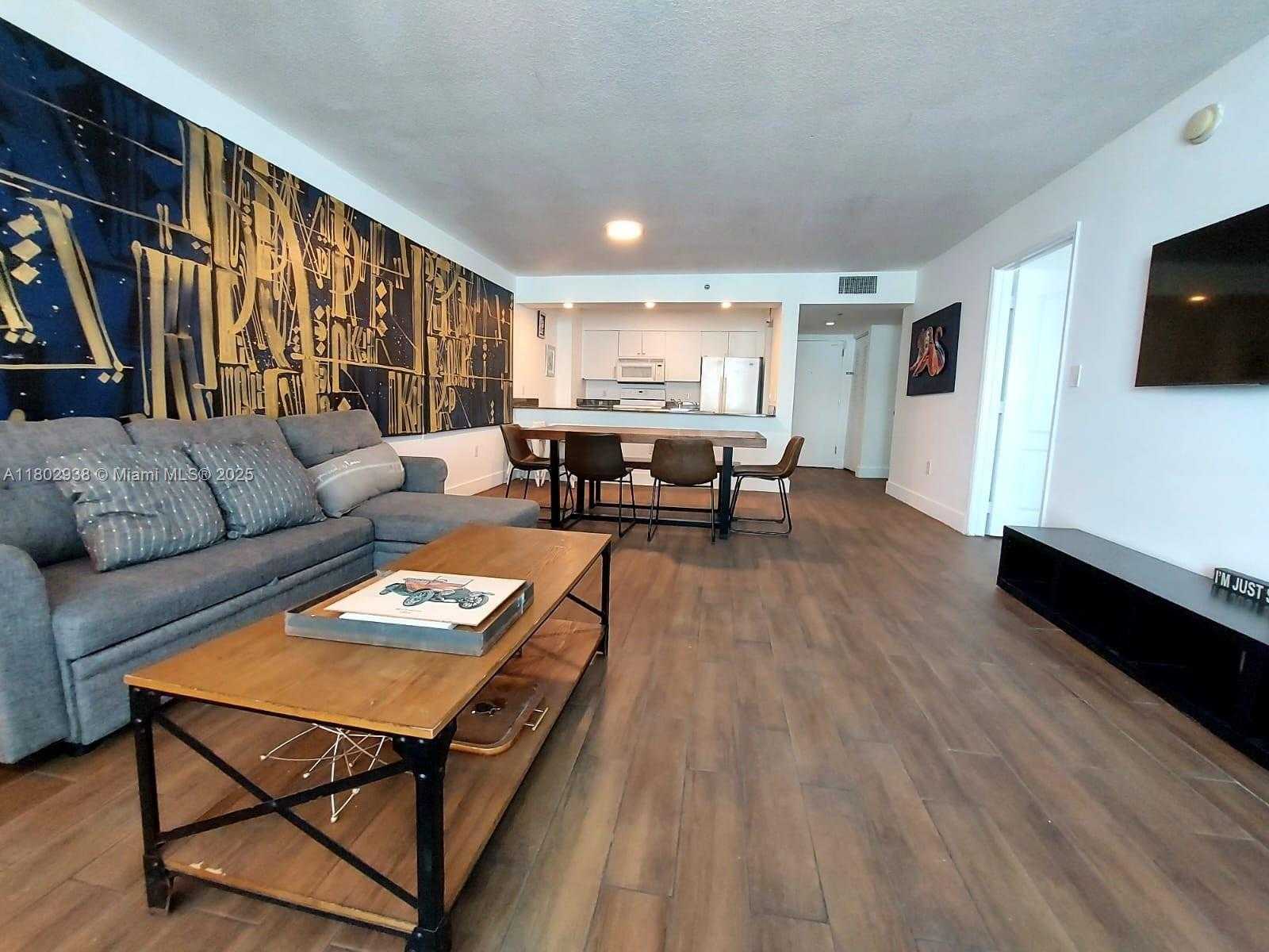 Small Image of 1200 BRICKELL BAY DR #3708, Miami Number 3