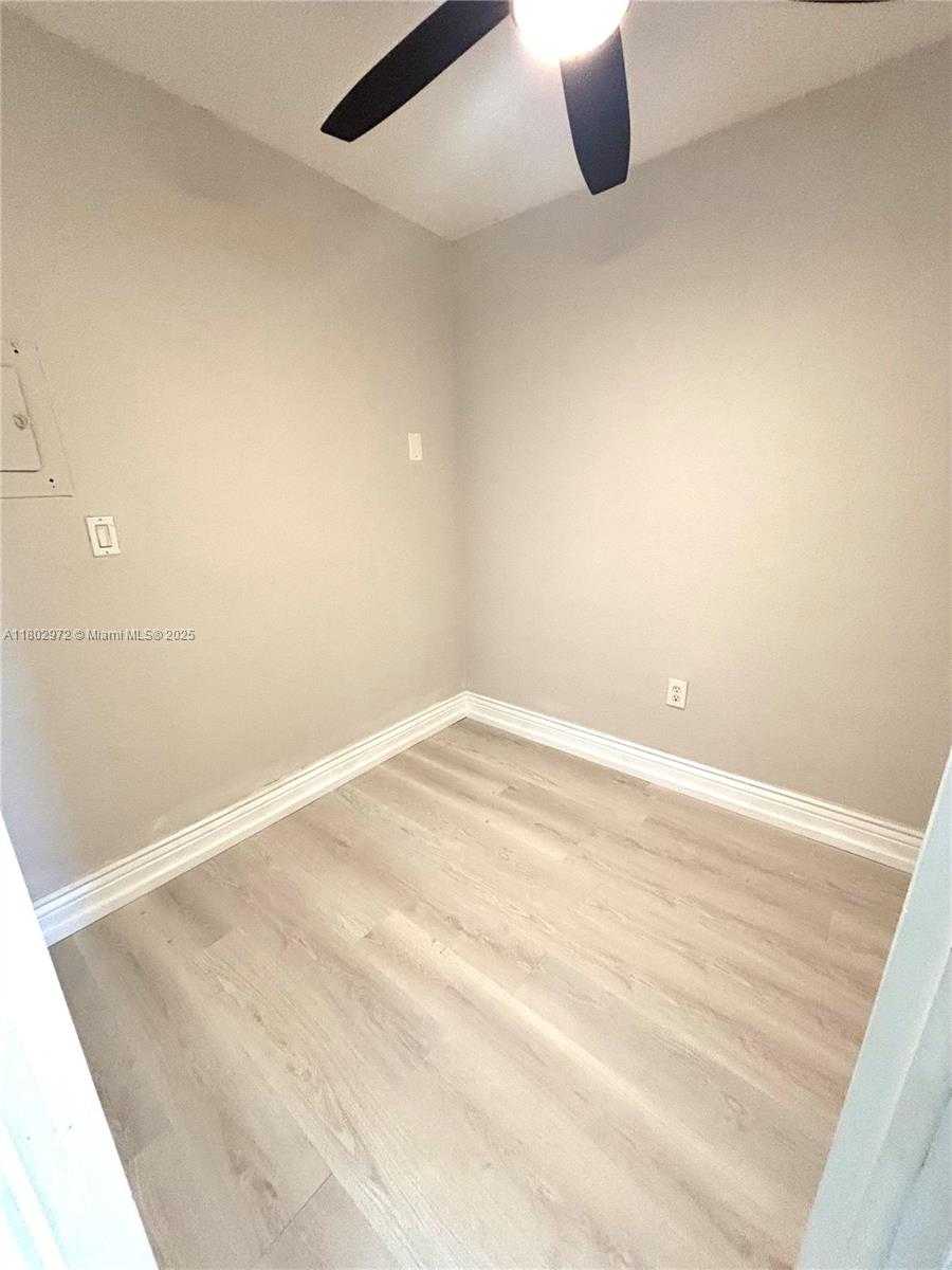 Small Image of 1335 WEST 68TH ST #309, Hialeah Number 10