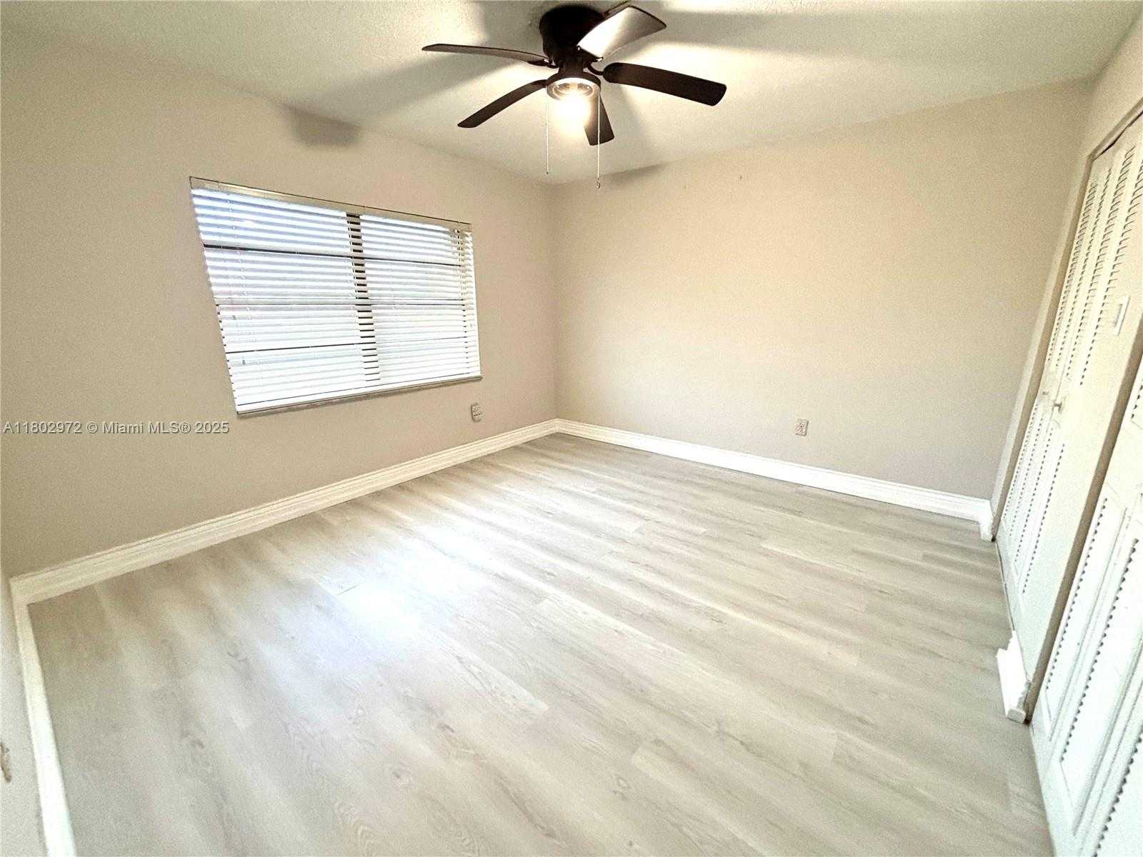 Small Image of 1335 WEST 68TH ST #309, Hialeah Number 11