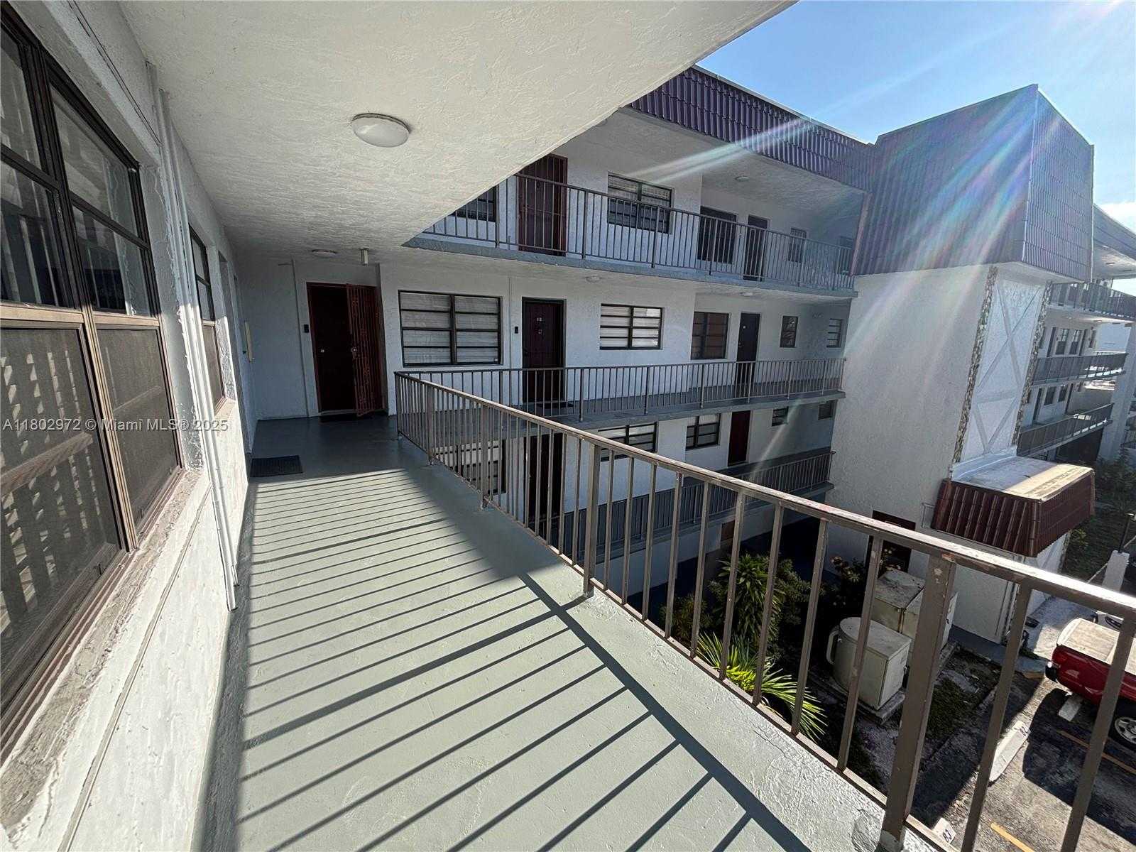 Small Image of 1335 WEST 68TH ST #309, Hialeah Number 14