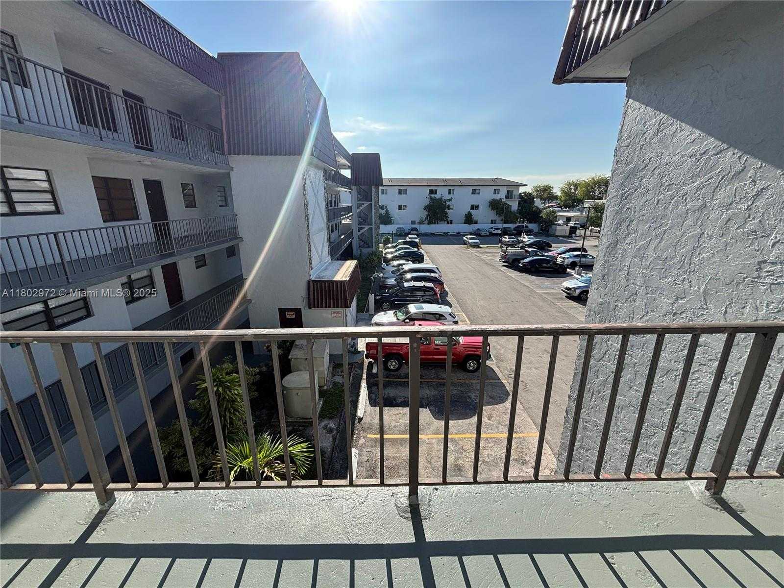 Small Image of 1335 WEST 68TH ST #309, Hialeah Number 15