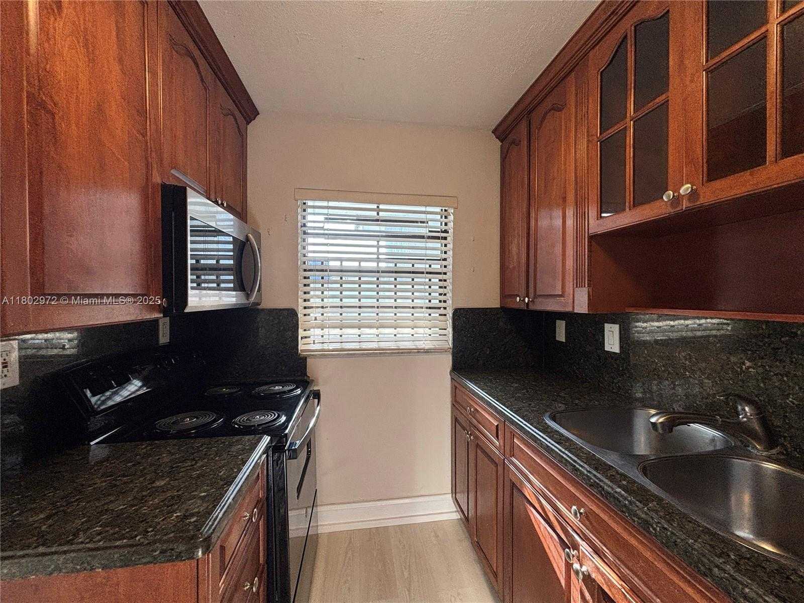 Small Image of 1335 WEST 68TH ST #309, Hialeah Number 7