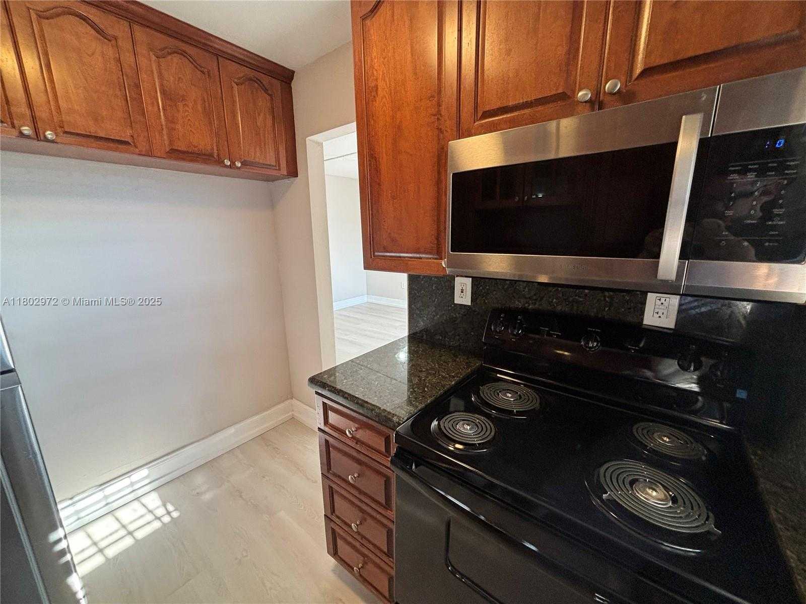 Small Image of 1335 WEST 68TH ST #309, Hialeah Number 8