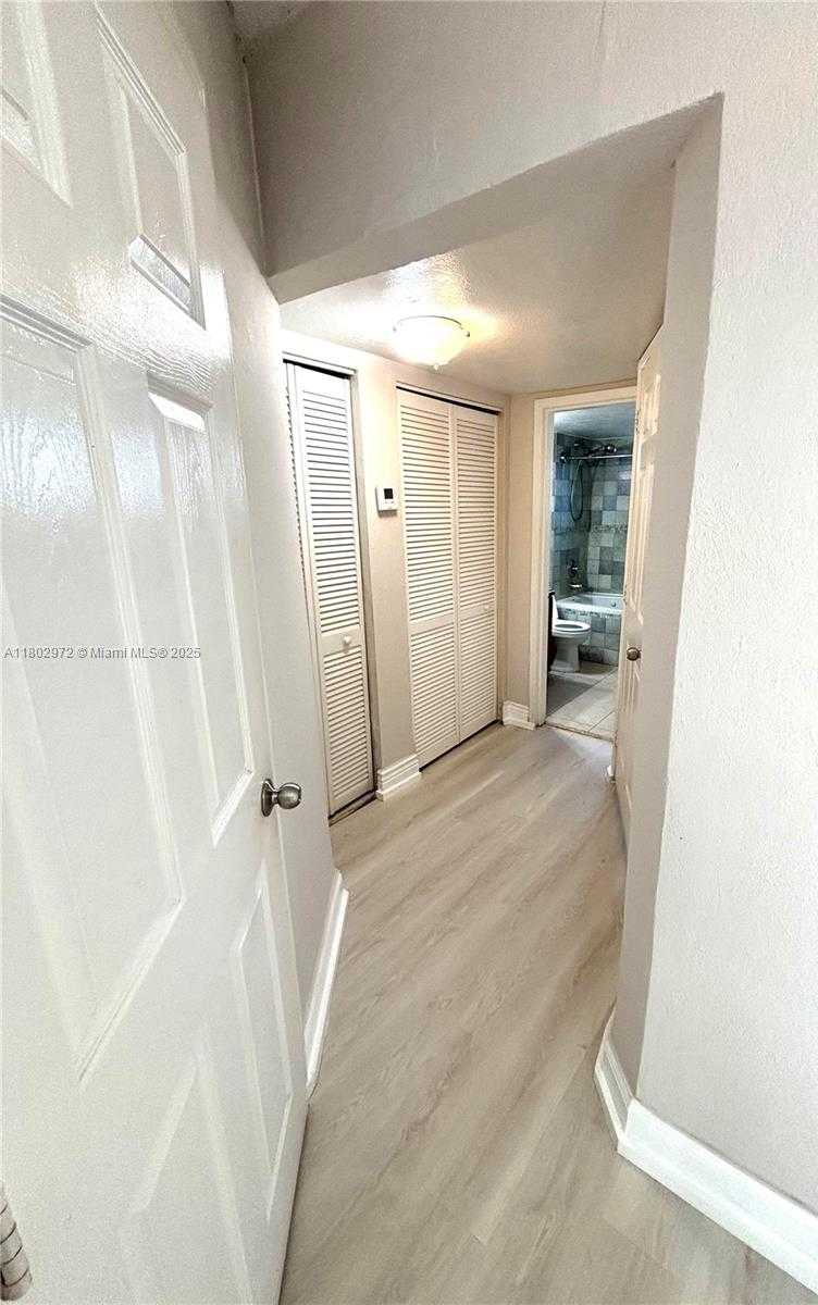 Small Image of 1335 WEST 68TH ST #309, Hialeah Number 9