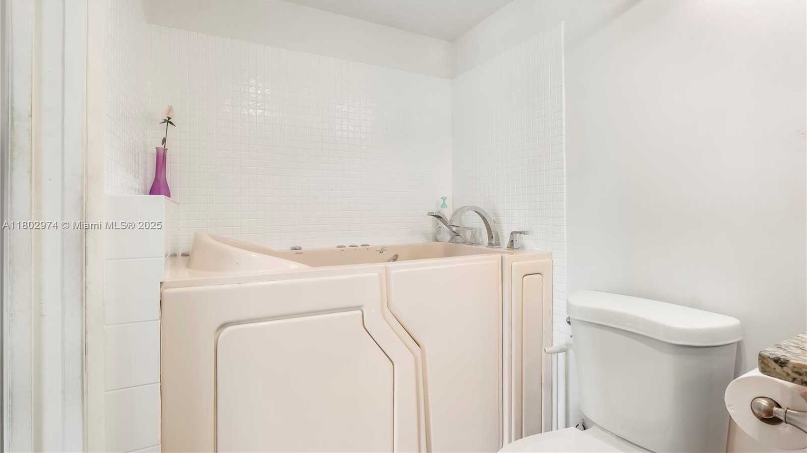 Small Image of 1012 BERKSHIRE A #1012, Deerfield Beach Number 16