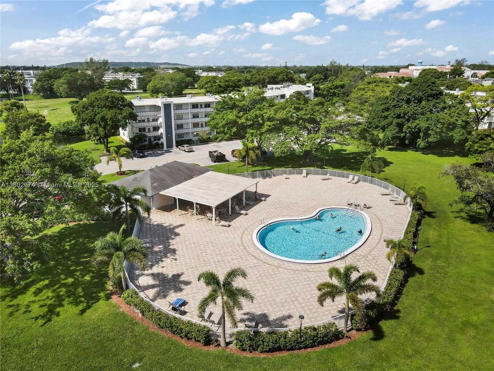 Small Image of 1012 BERKSHIRE A #1012, Deerfield Beach Number 4