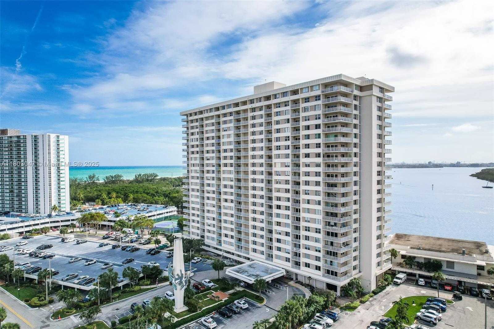 Small Image of 300 BAYVIEW DR #812, Sunny Isles Beach Number 2