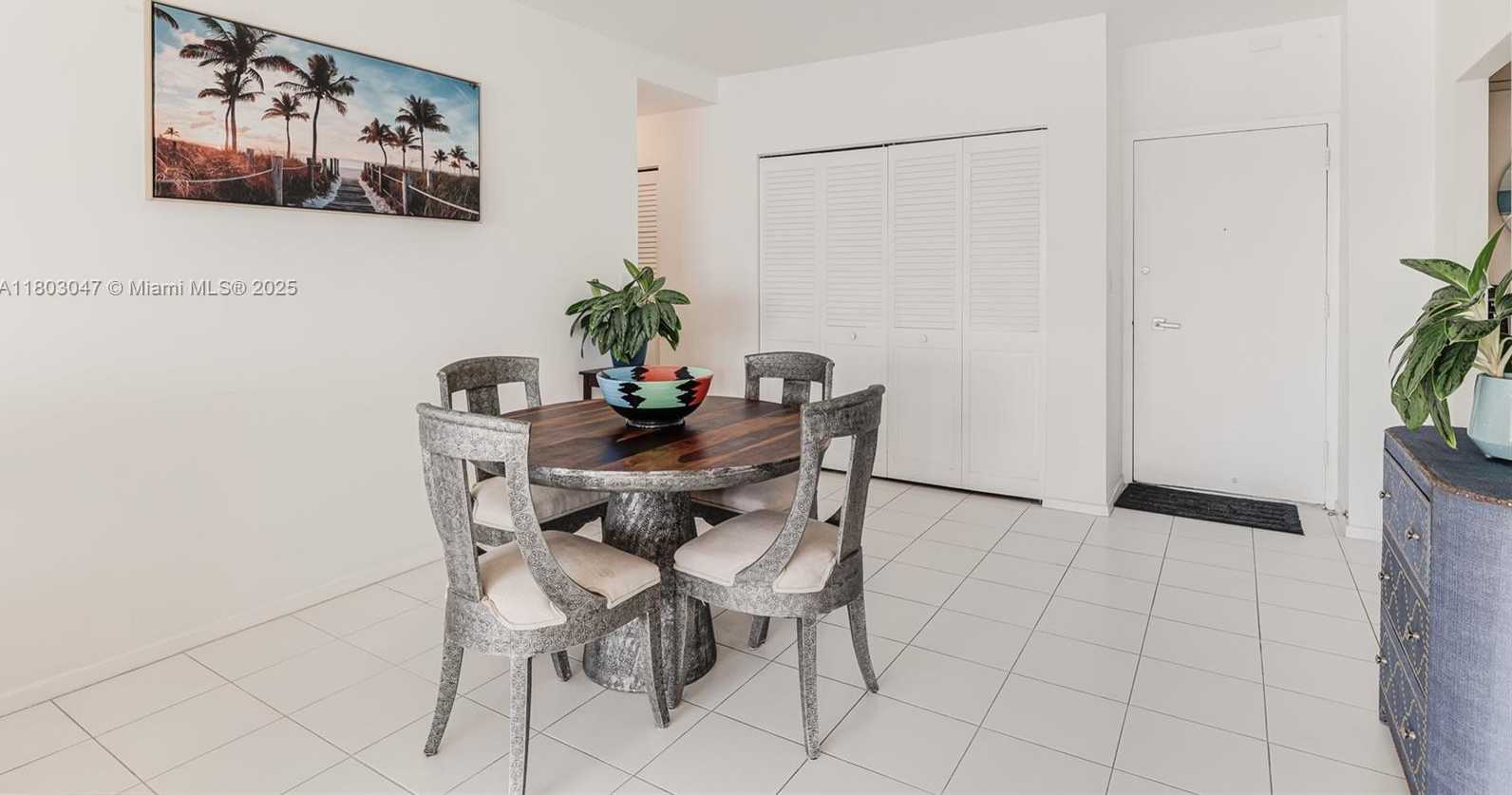 Small Image of 300 BAYVIEW DR #812, Sunny Isles Beach Number 27
