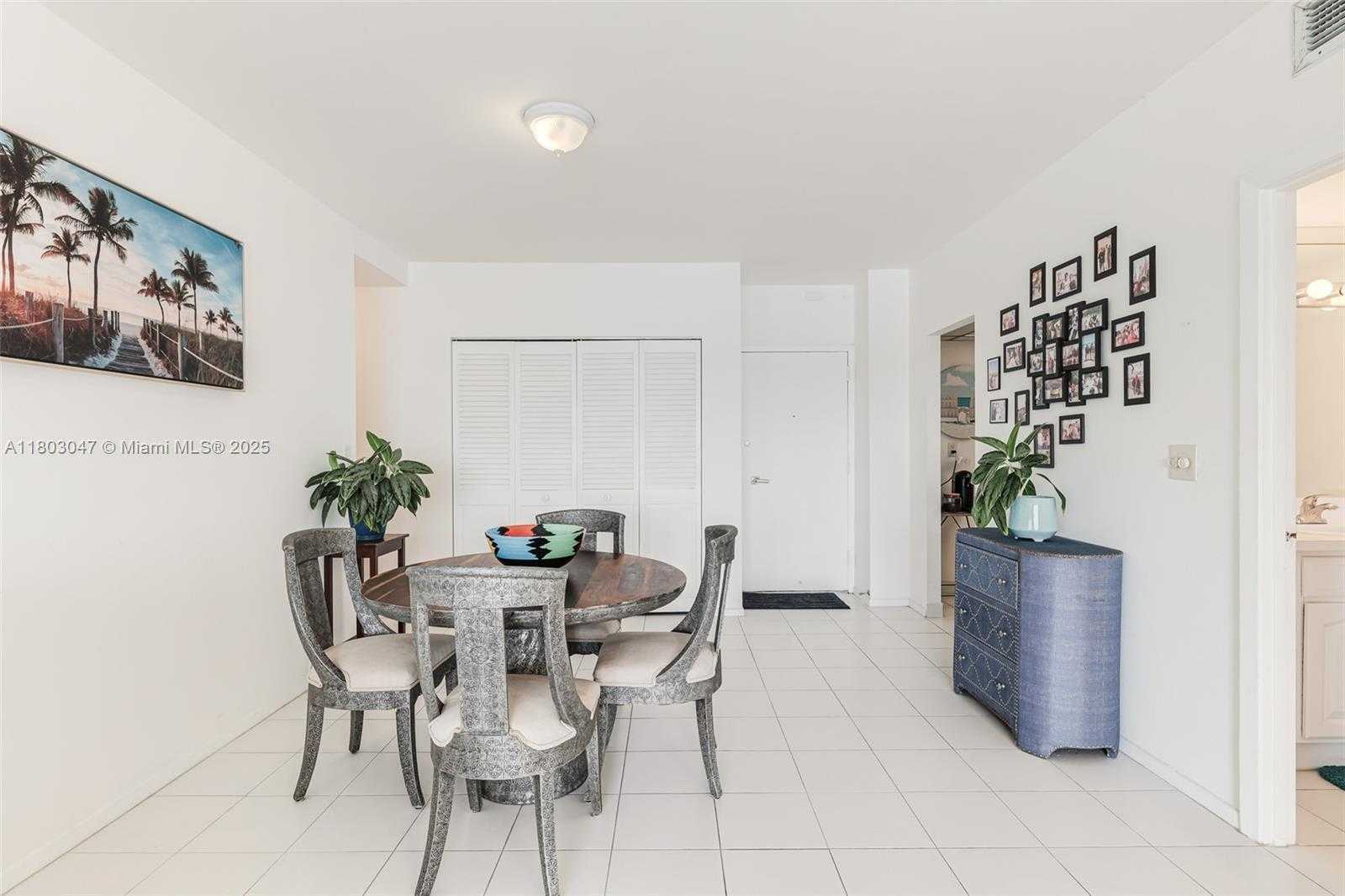 Small Image of 300 BAYVIEW DR #812, Sunny Isles Beach Number 29